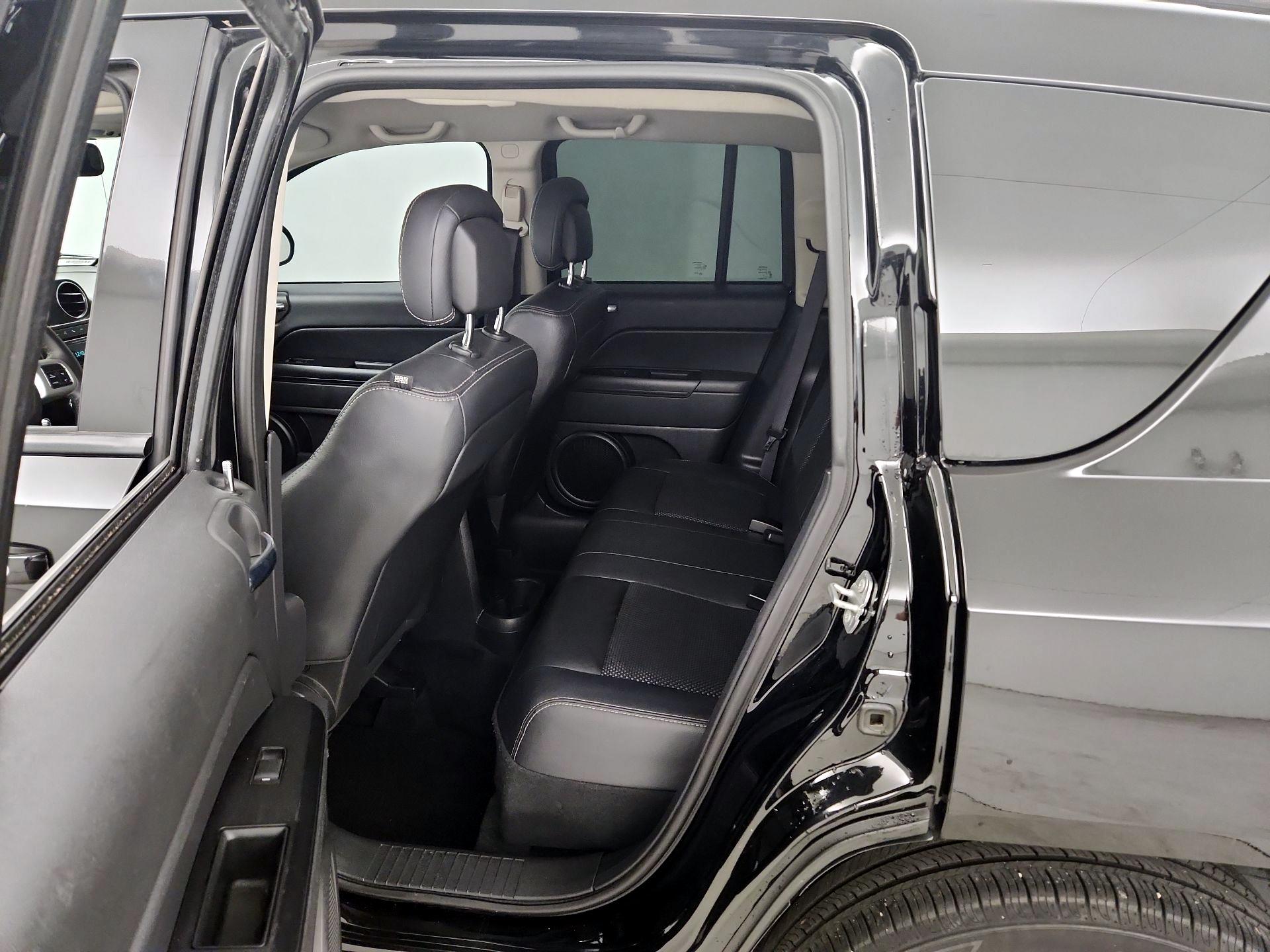 Thumbnail: 2016 Jeep Compass - 17