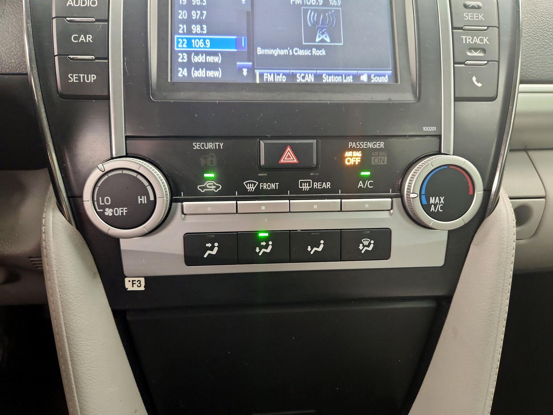 Thumbnail: 2014 Toyota Camry - 16