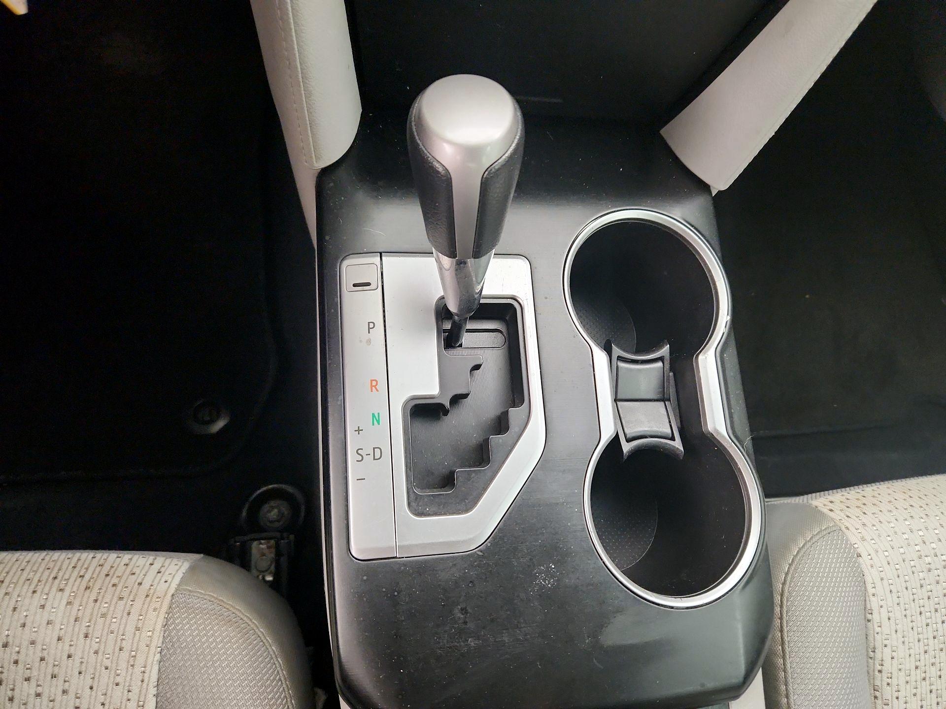 Thumbnail: 2014 Toyota Camry - 17