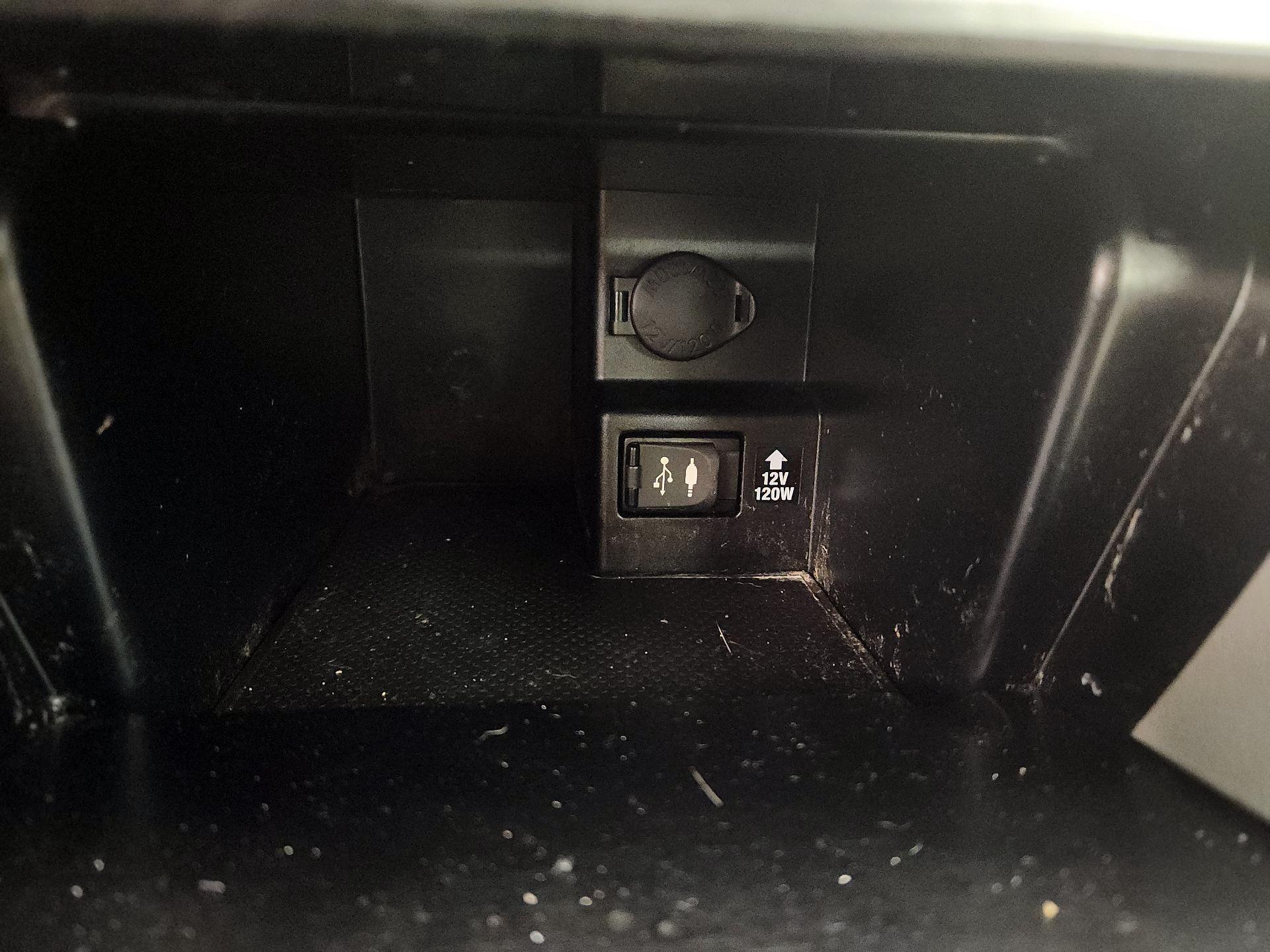 Thumbnail: 2014 Toyota Camry - 18