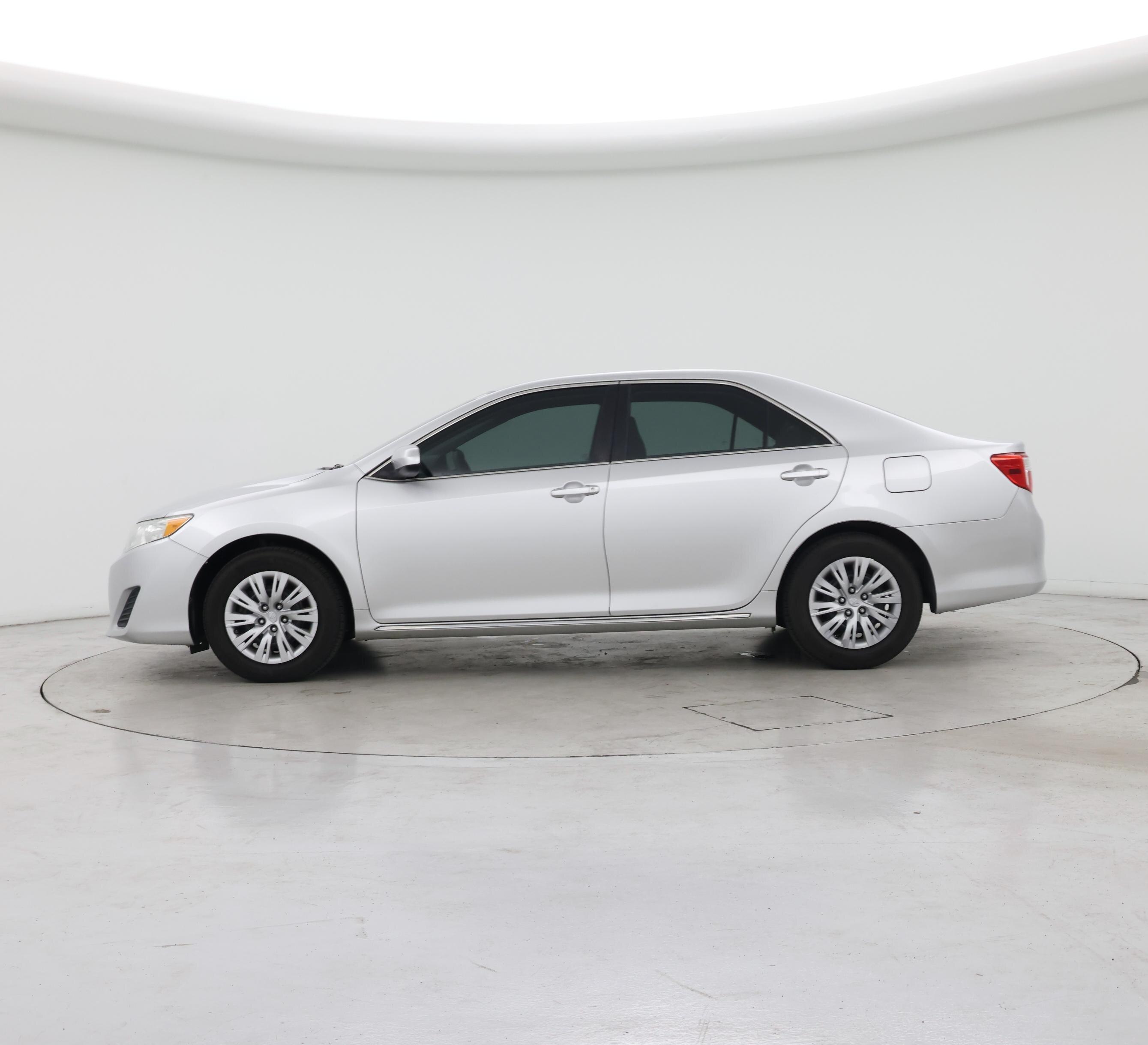 Thumbnail: 2014 Toyota Camry - 3