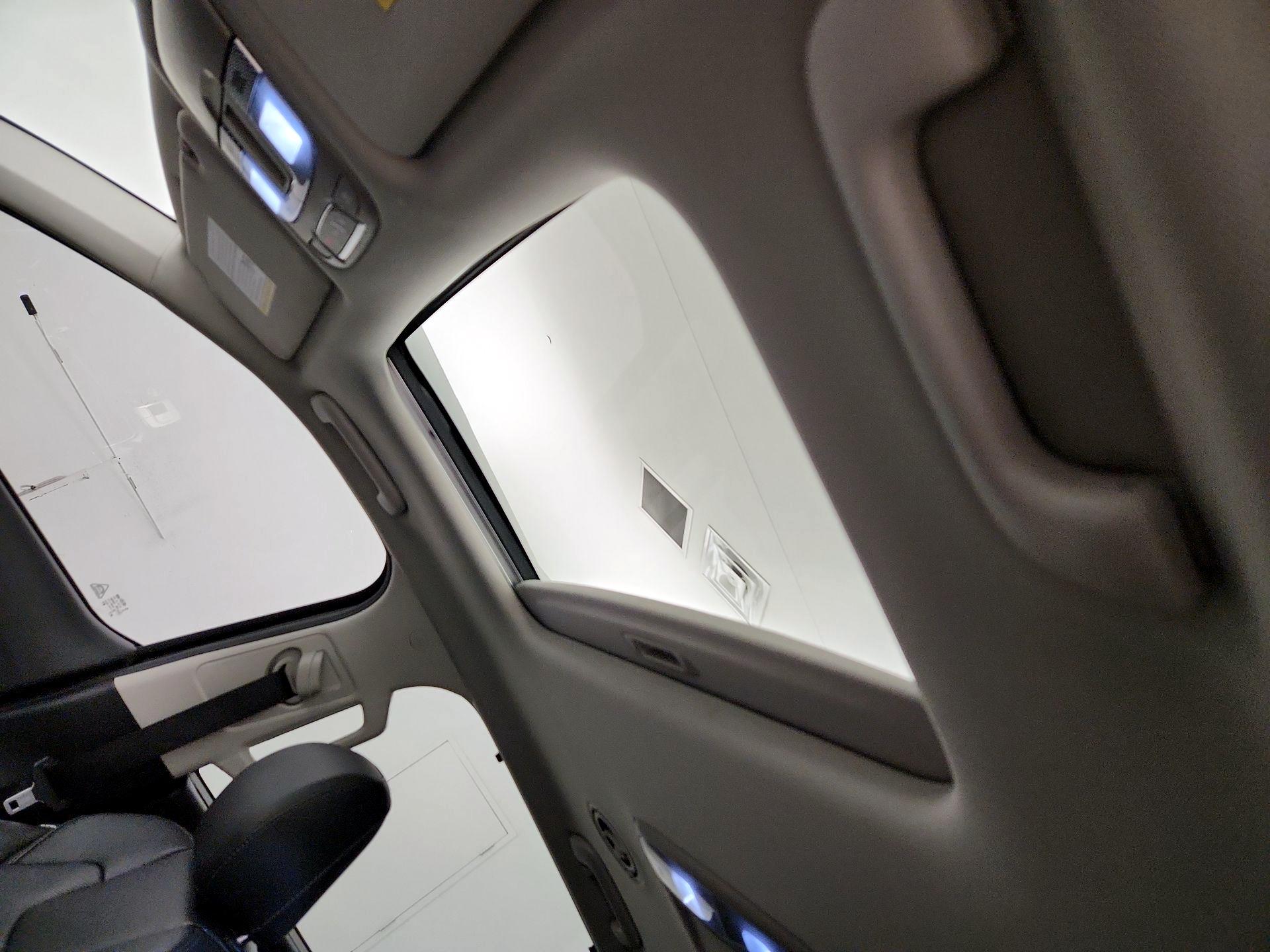 Thumbnail: 2021 Kia Telluride - 18