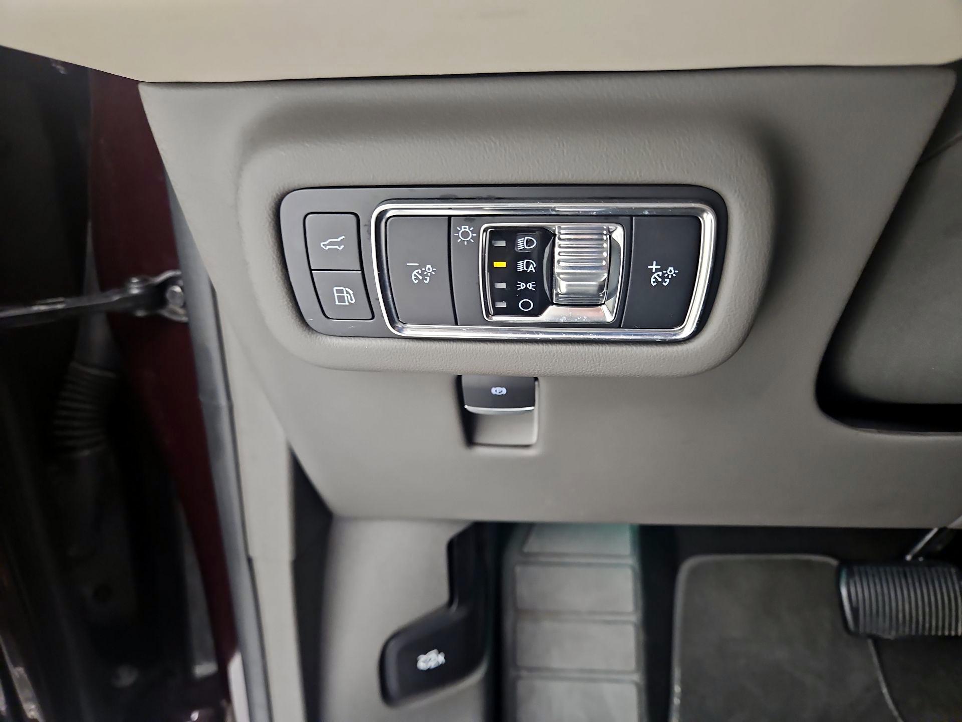 Thumbnail: 2024 Lincoln Nautilus - 13