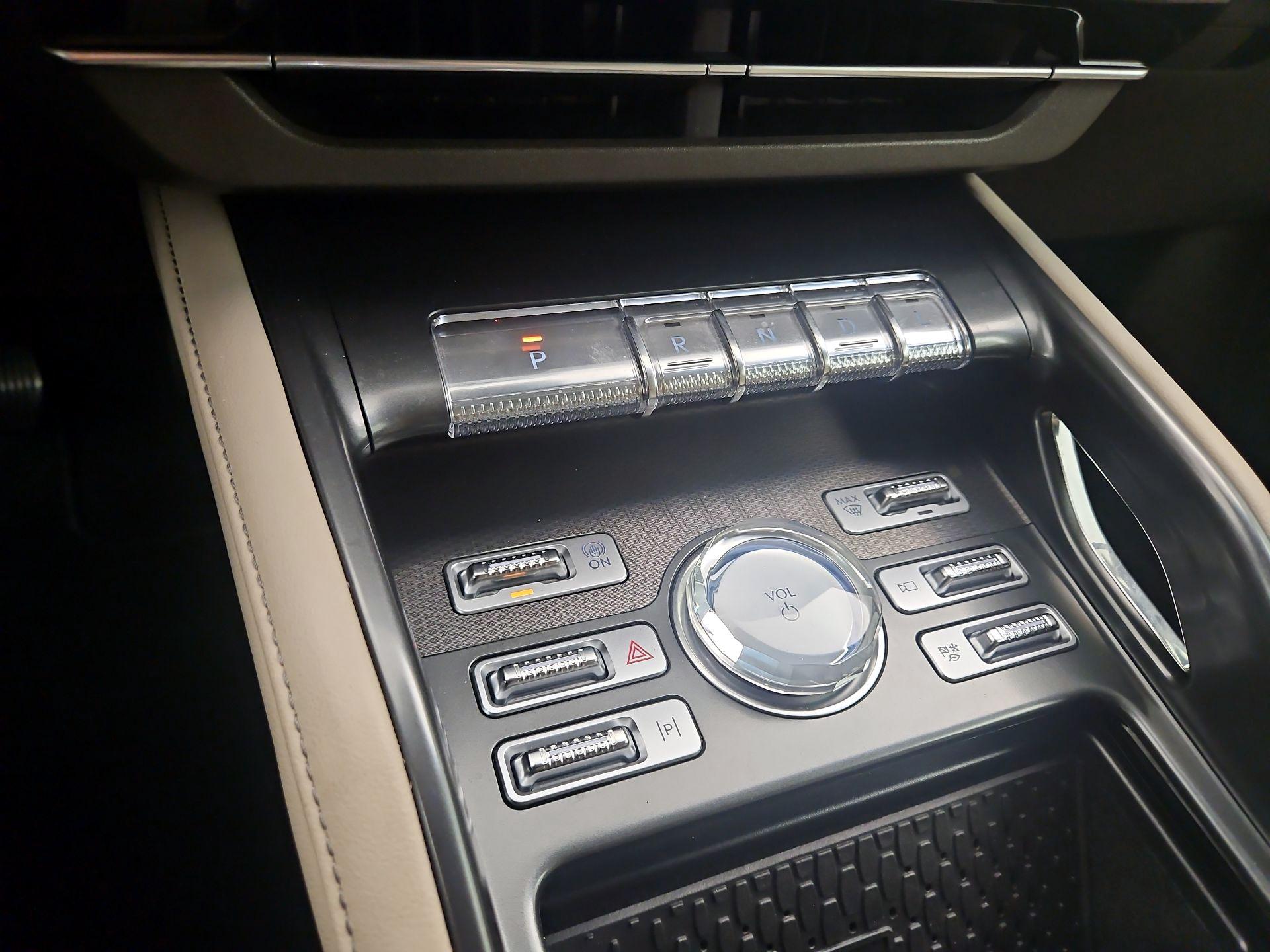 Thumbnail: 2024 Lincoln Nautilus - 17