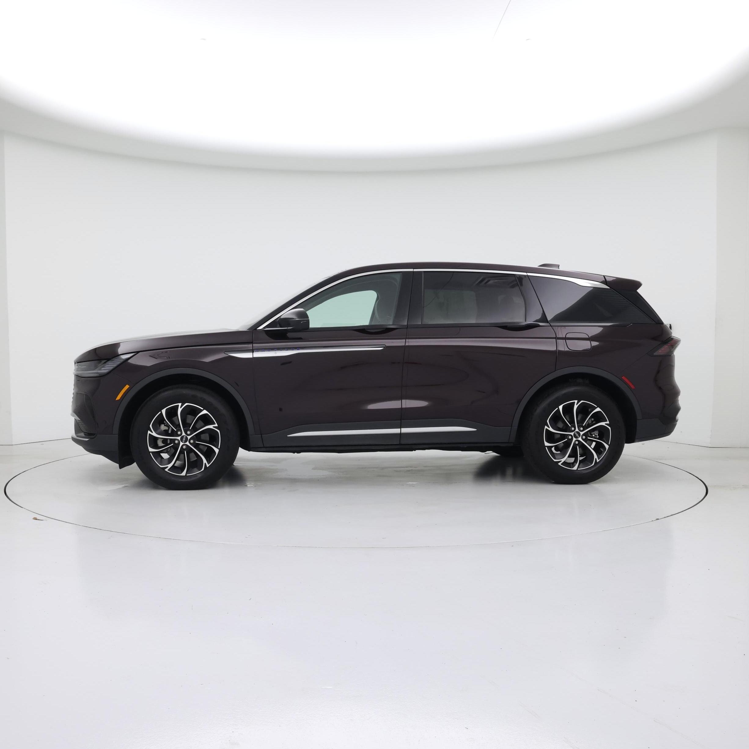 Thumbnail: 2024 Lincoln Nautilus - 3