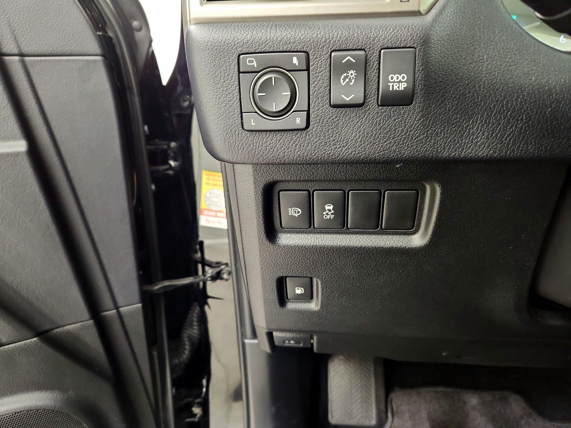 Thumbnail: 2018 Lexus GX - 11