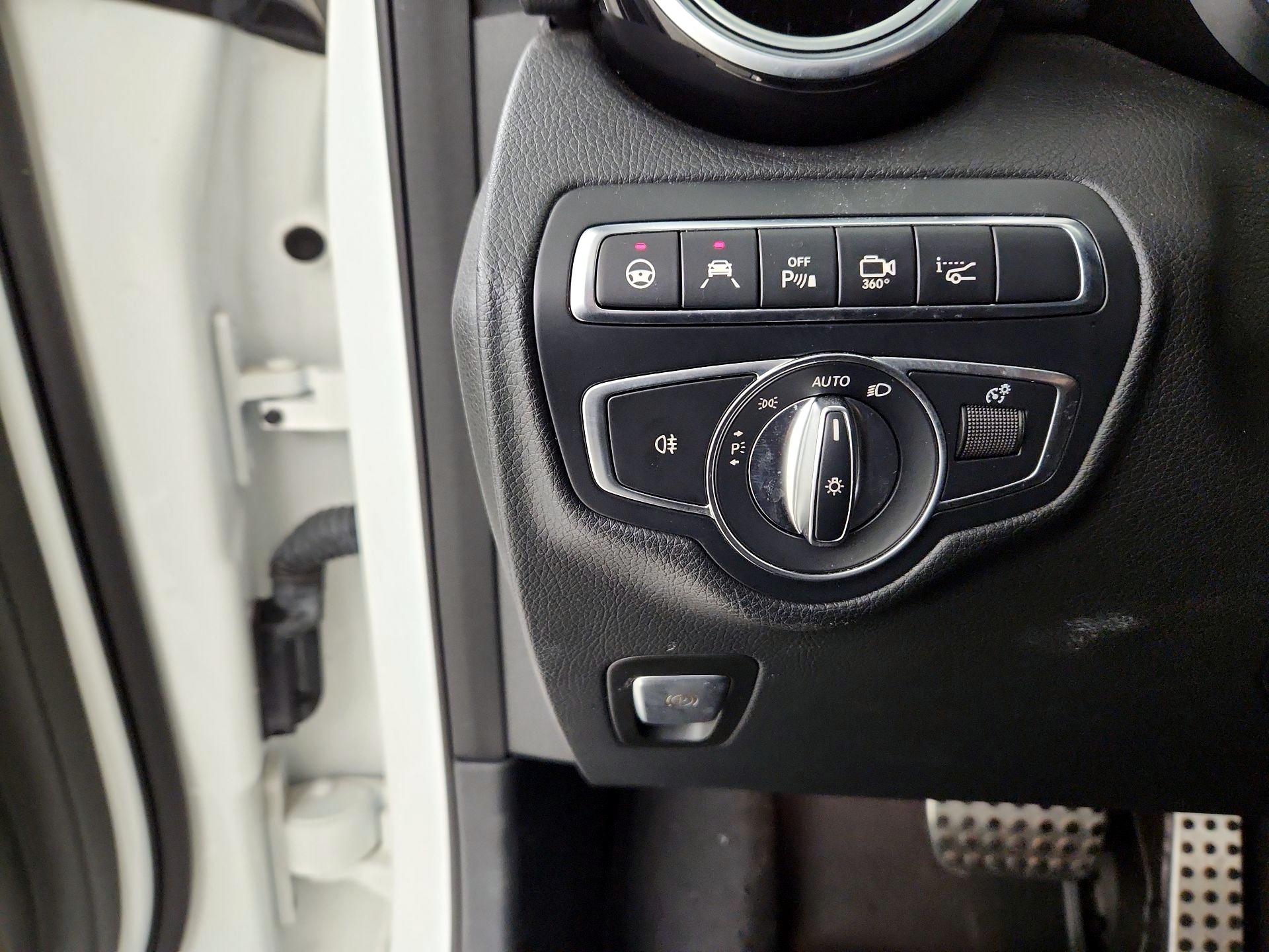 Thumbnail: 2018 Mercedes-Benz GLC - 13