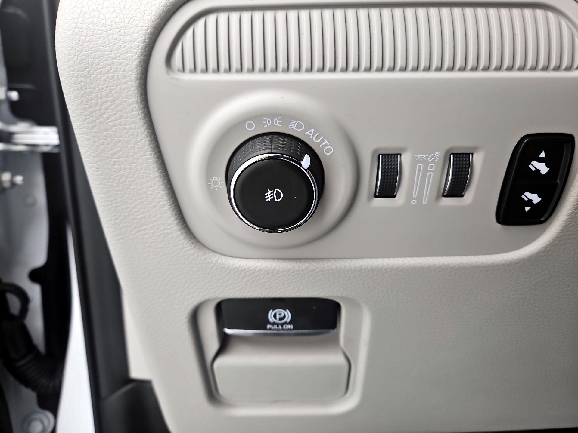 Thumbnail: 2024 Jeep Wagoneer - 13