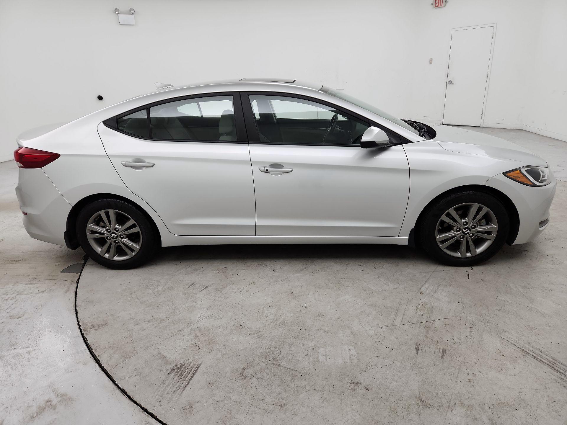 Thumbnail: 2018 Hyundai Elantra - 4