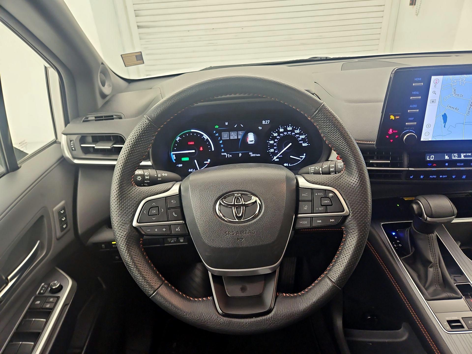 Thumbnail: 2024 Toyota Sienna - 10