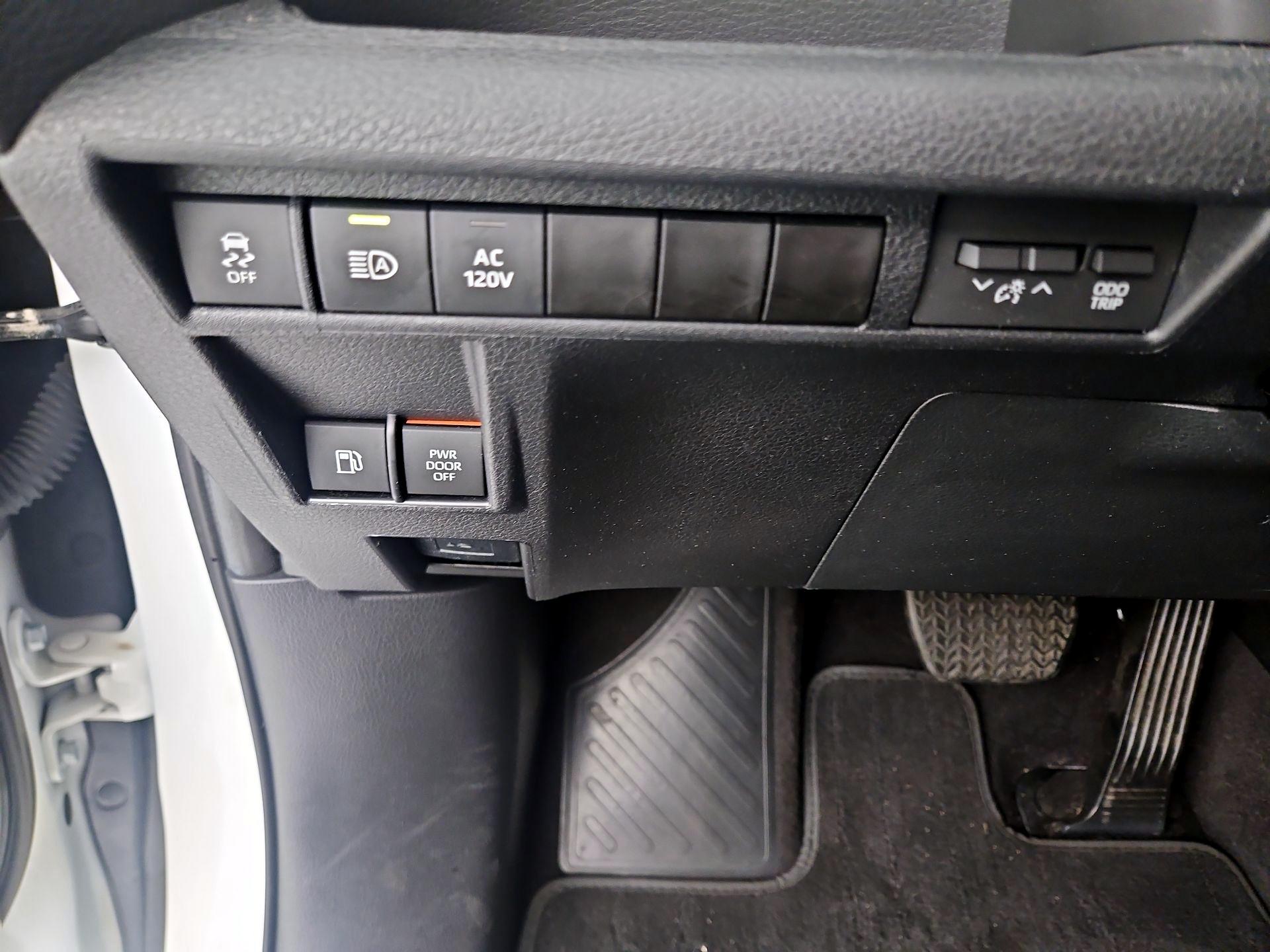 Thumbnail: 2024 Toyota Sienna - 13