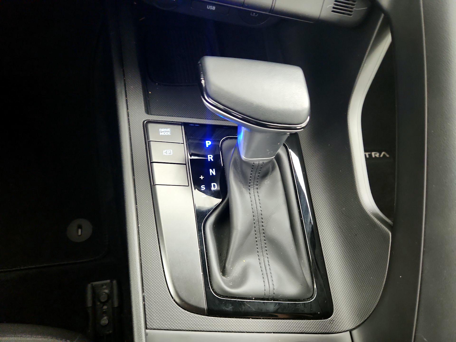 Thumbnail: 2025 Hyundai Elantra - 17