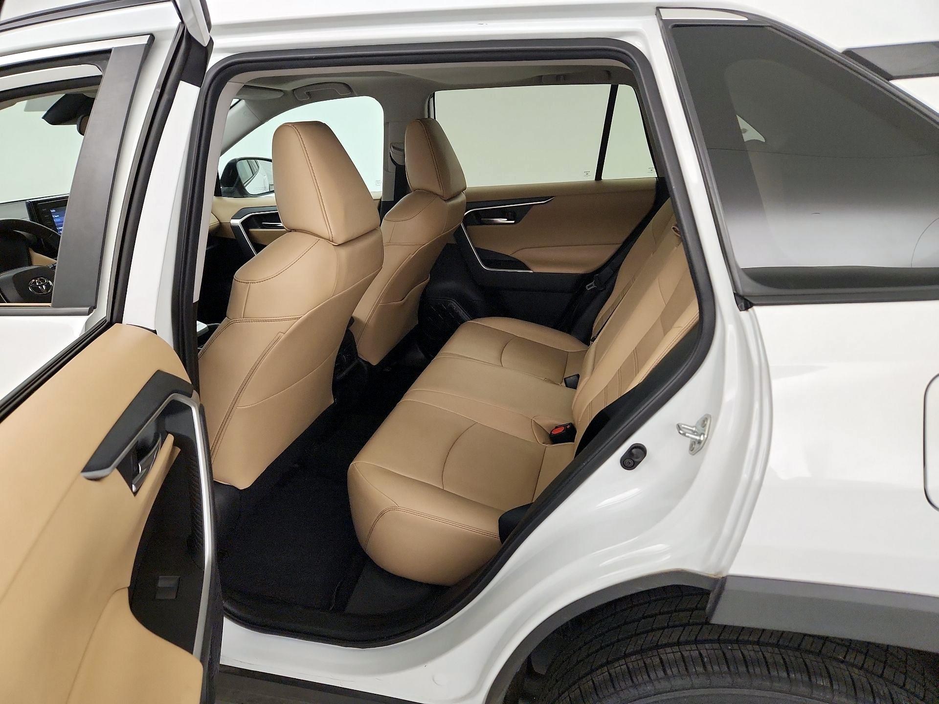 Thumbnail: 2020 Toyota RAV4 - 20