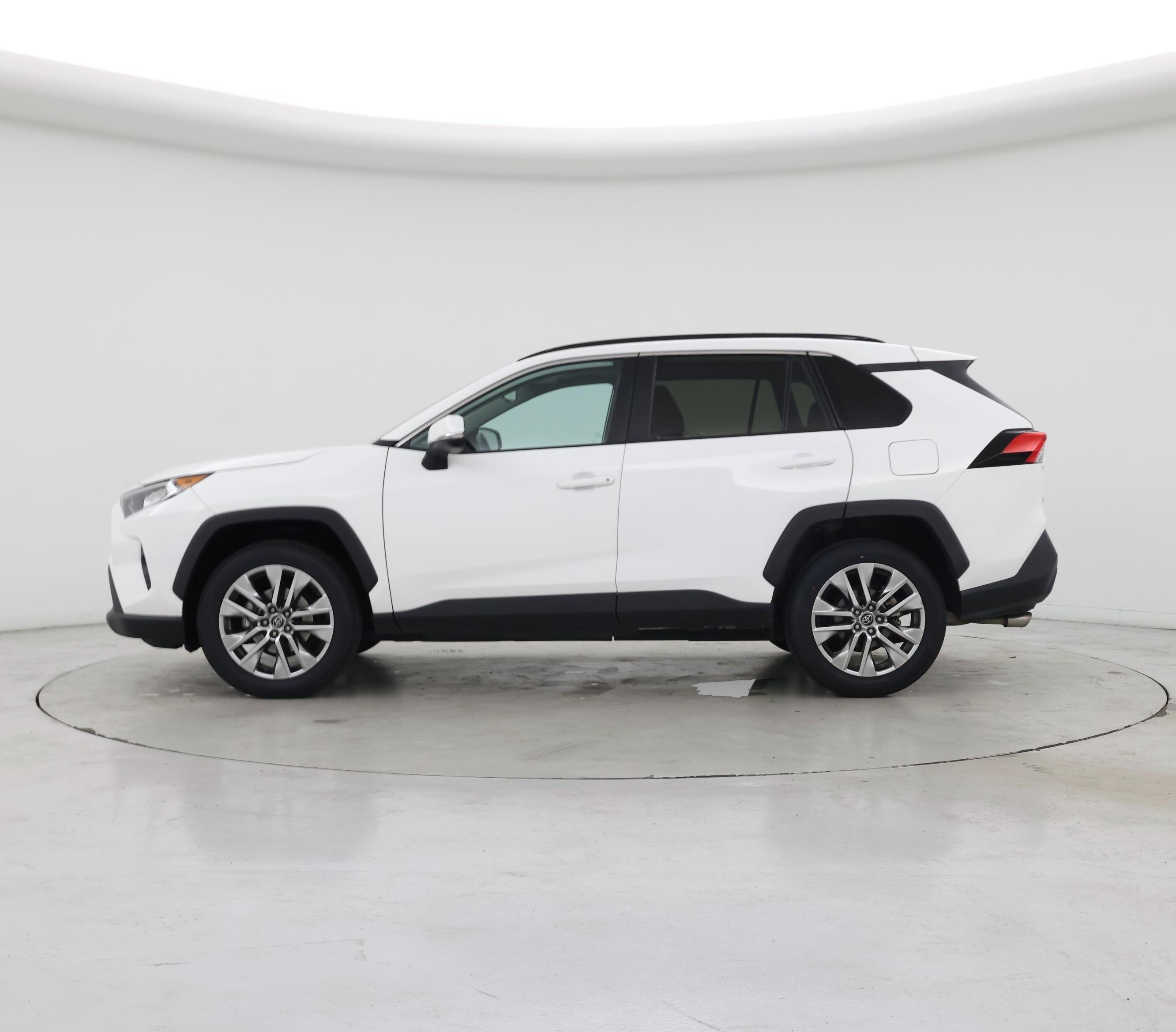 Thumbnail: 2020 Toyota RAV4 - 3