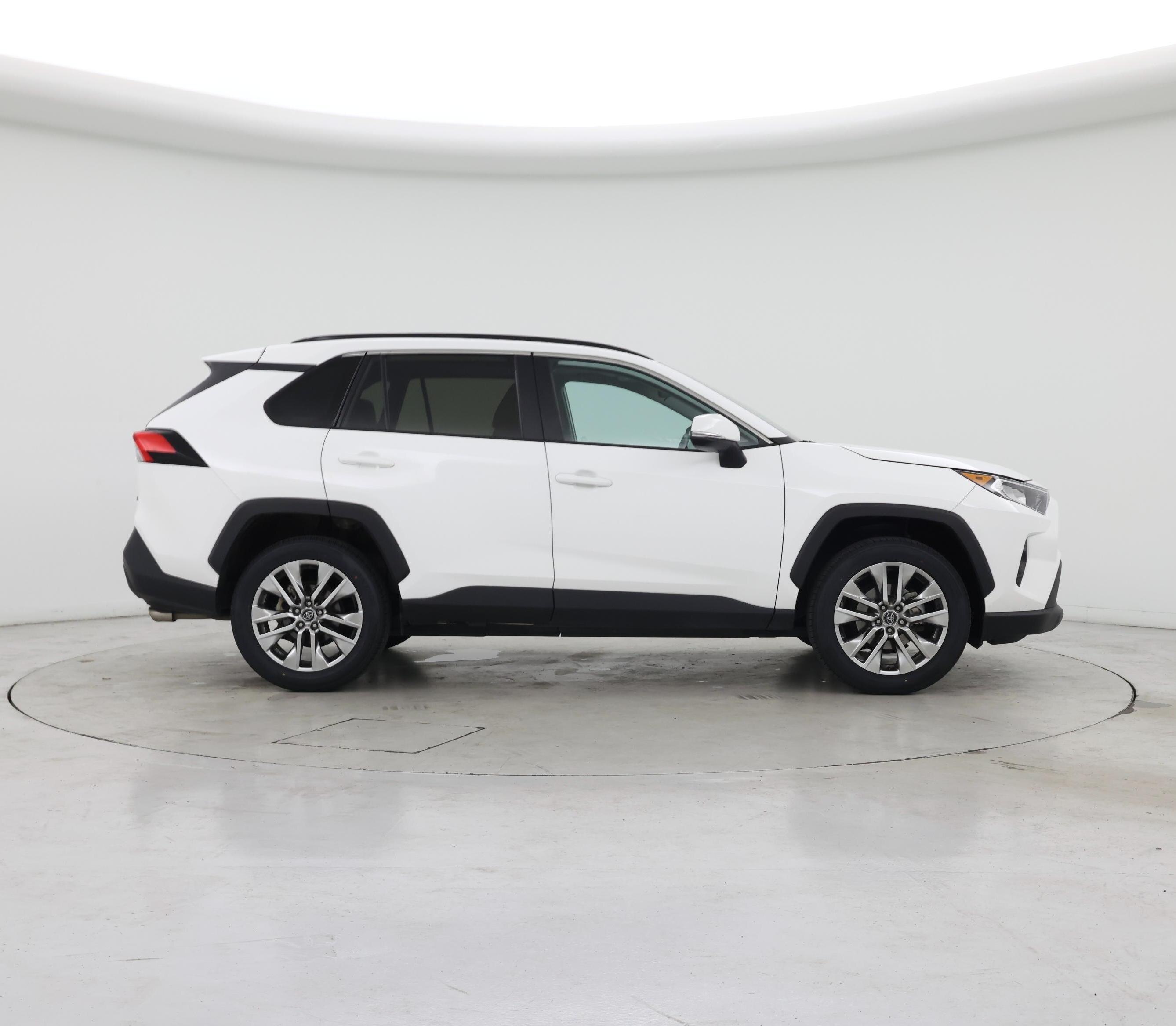 Thumbnail: 2020 Toyota RAV4 - 7