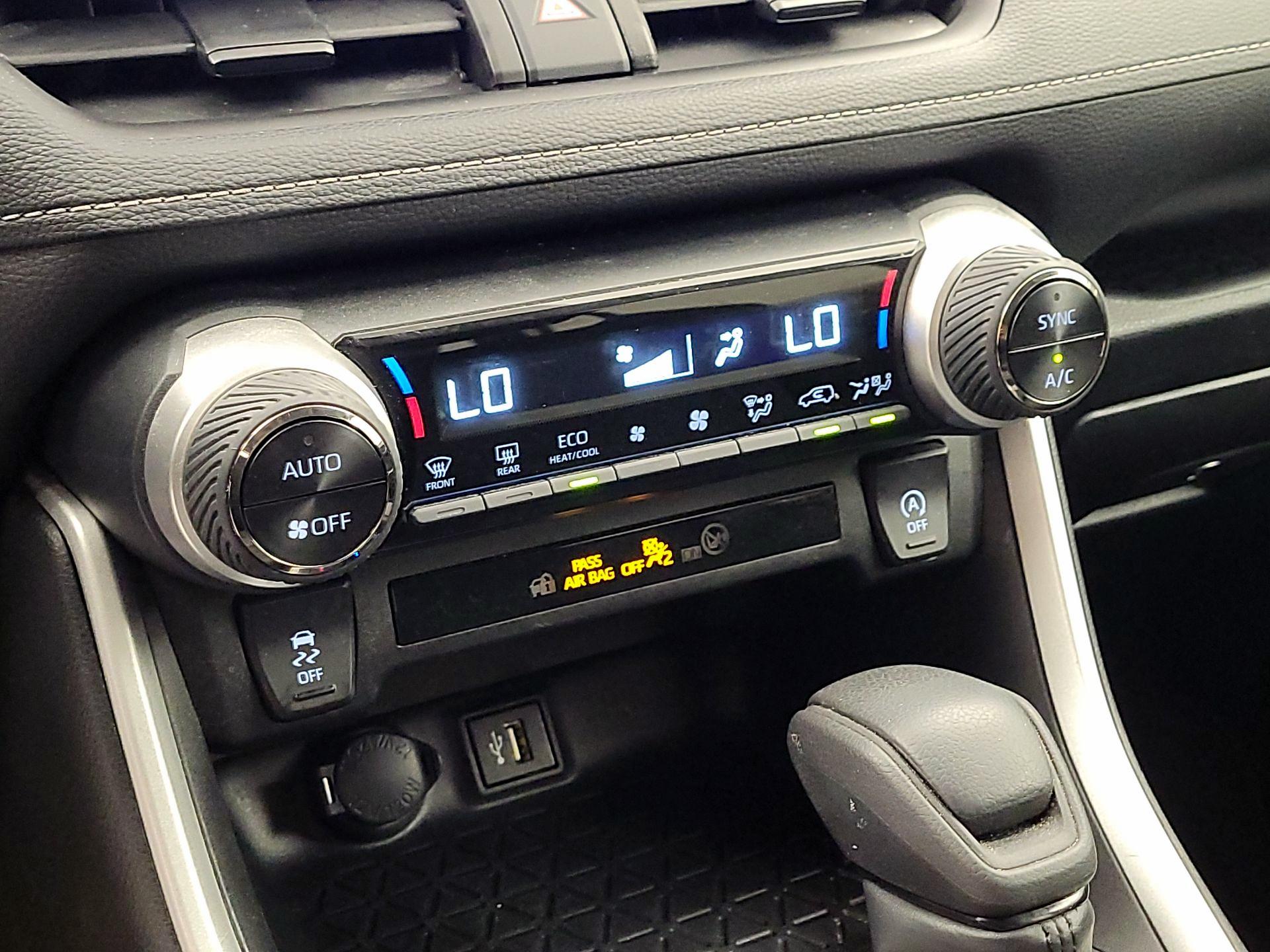 Thumbnail: 2024 Toyota RAV4 - 16