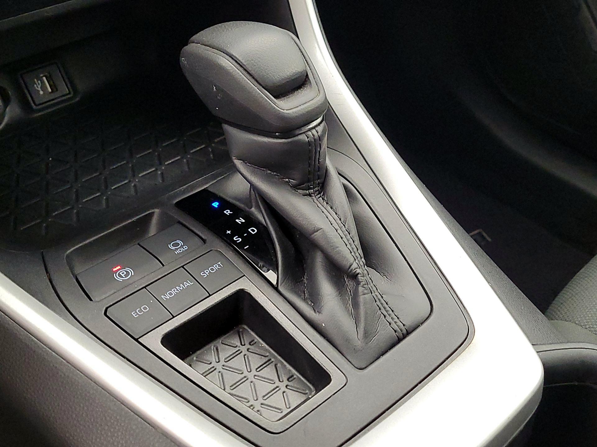 Thumbnail: 2024 Toyota RAV4 - 17