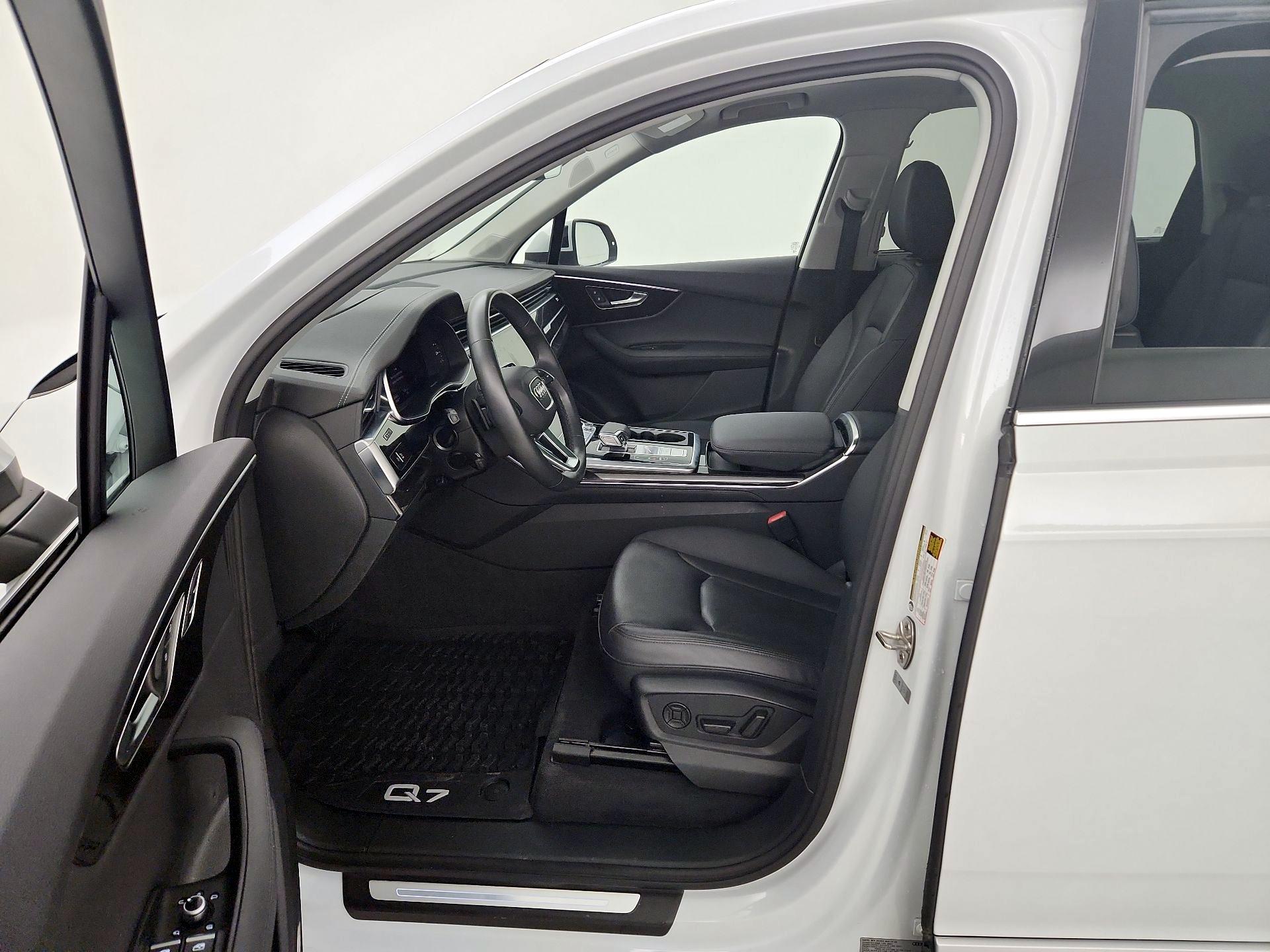 Thumbnail: 2023 Audi Q7 - 11