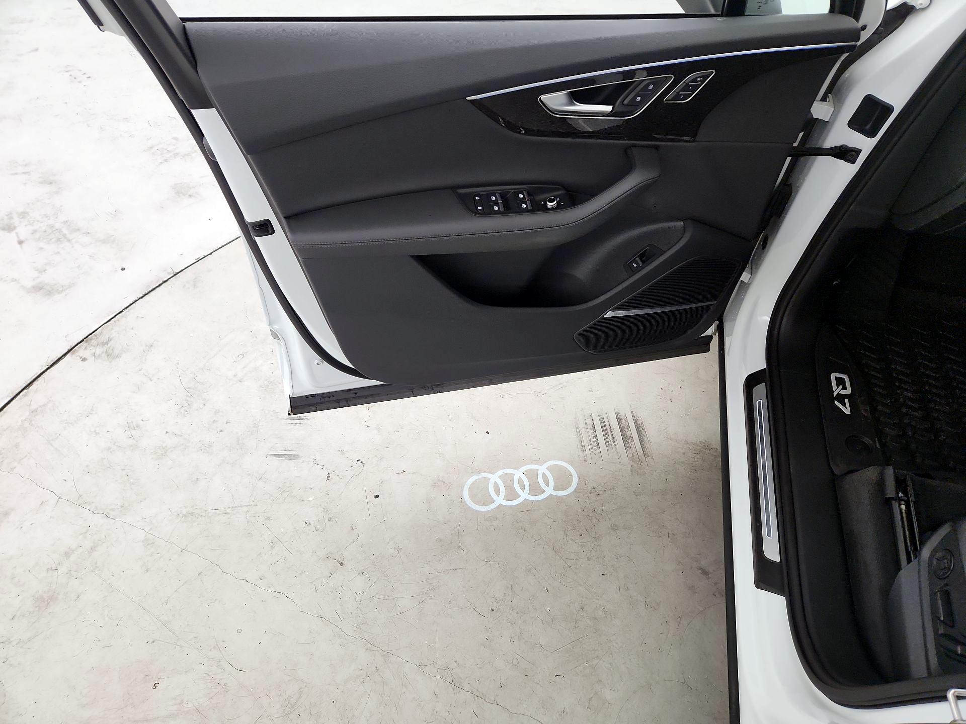 Thumbnail: 2023 Audi Q7 - 12