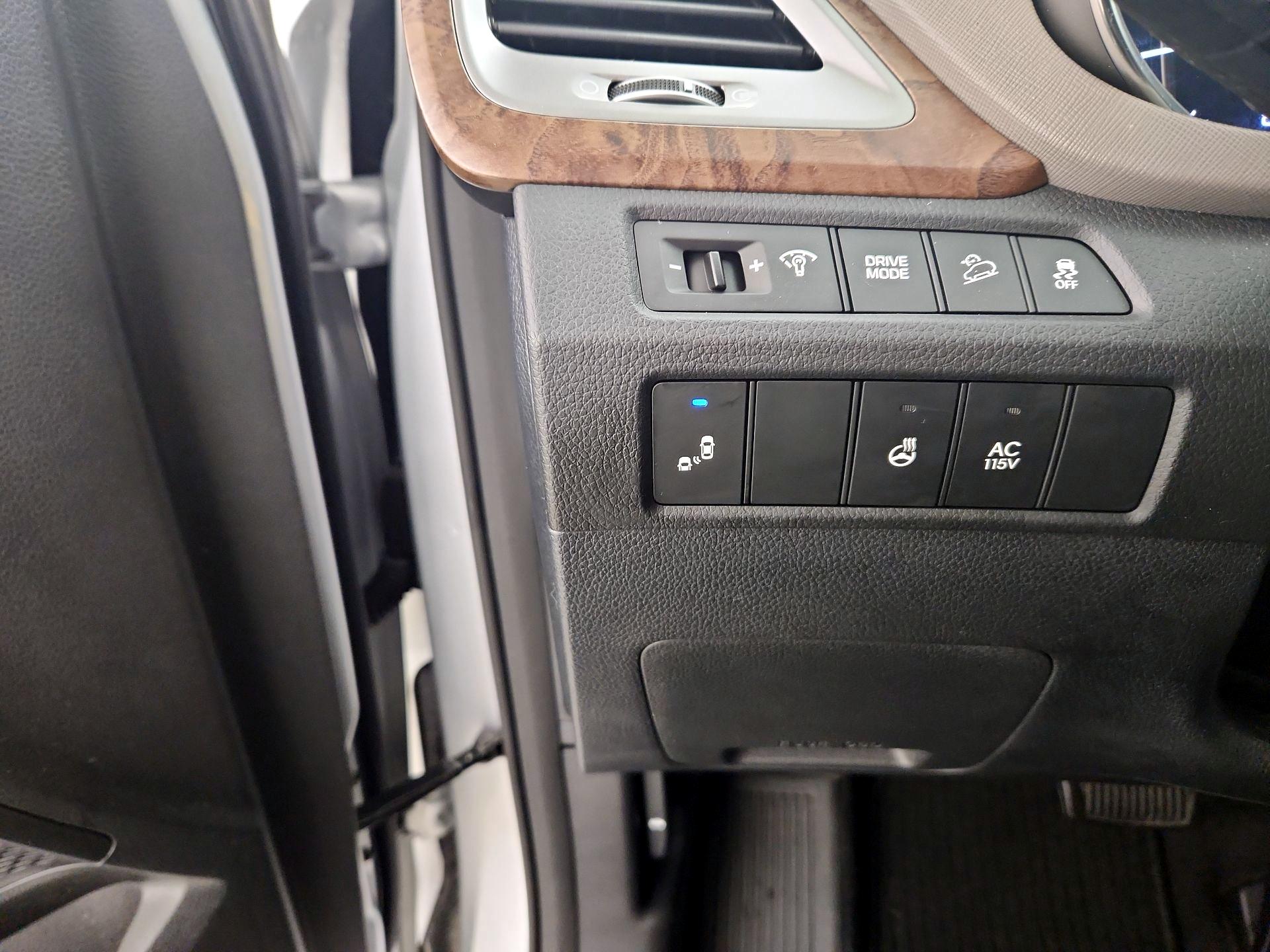 Thumbnail: 2017 Hyundai Santa Fe - 13