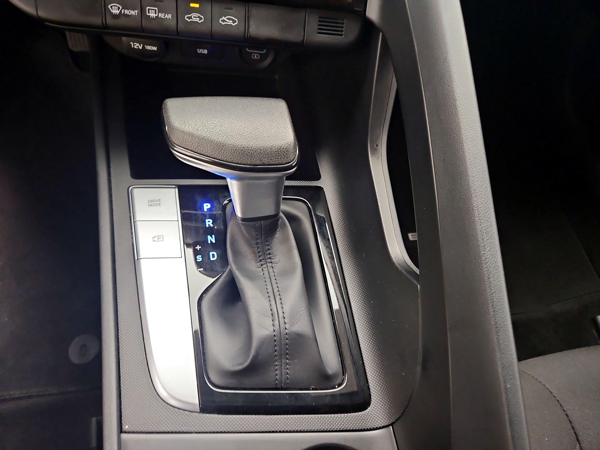 Thumbnail: 2021 Hyundai Elantra - 17