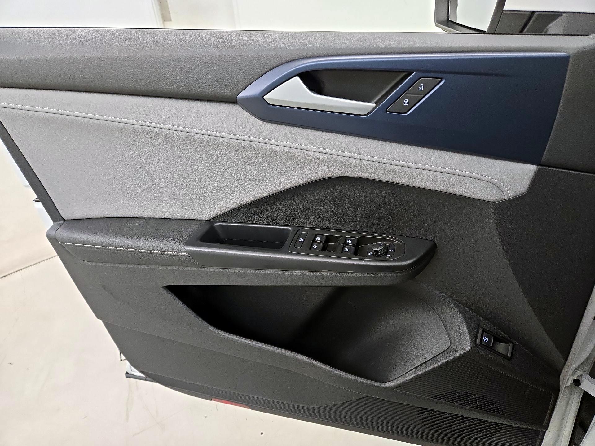 Thumbnail: 2024 Volkswagen Taos - 12