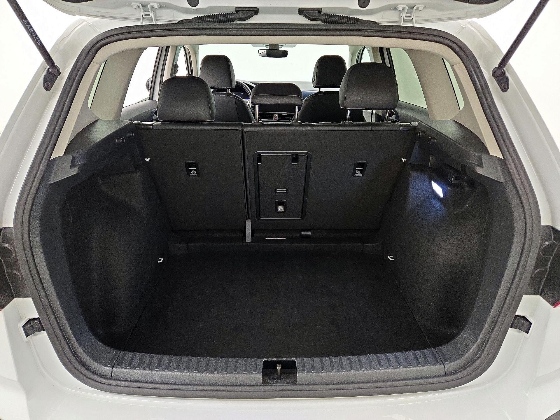 Thumbnail: 2024 Volkswagen Taos - 20