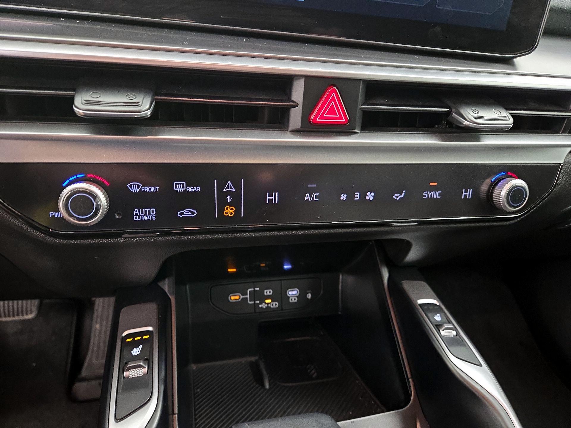 Thumbnail: 2024 Kia Sorento - 17