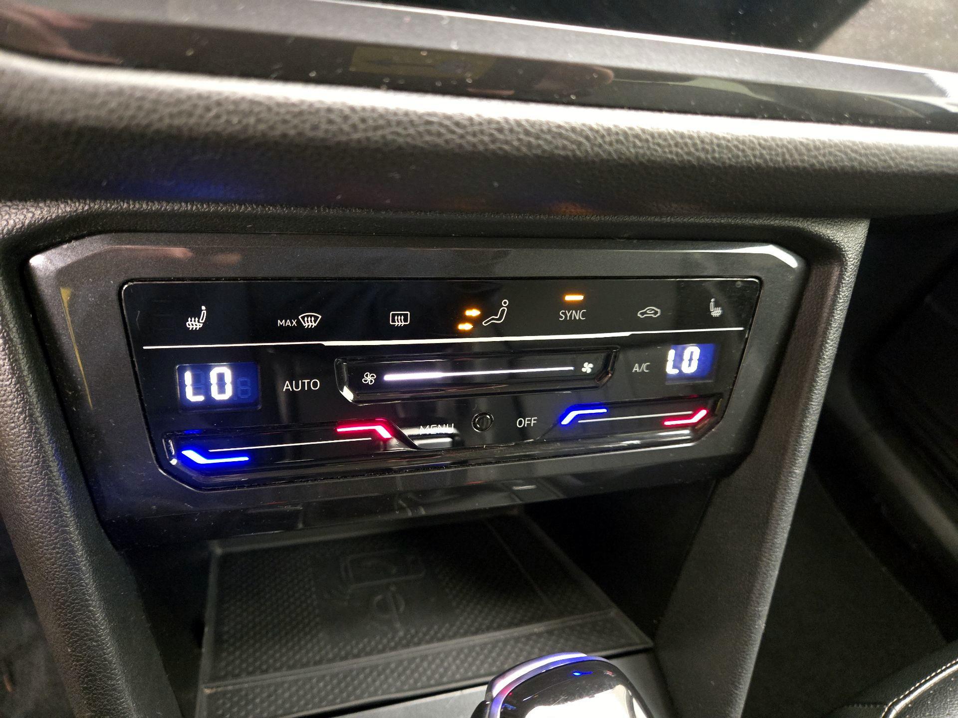 Thumbnail: 2024 Volkswagen Tiguan - 16