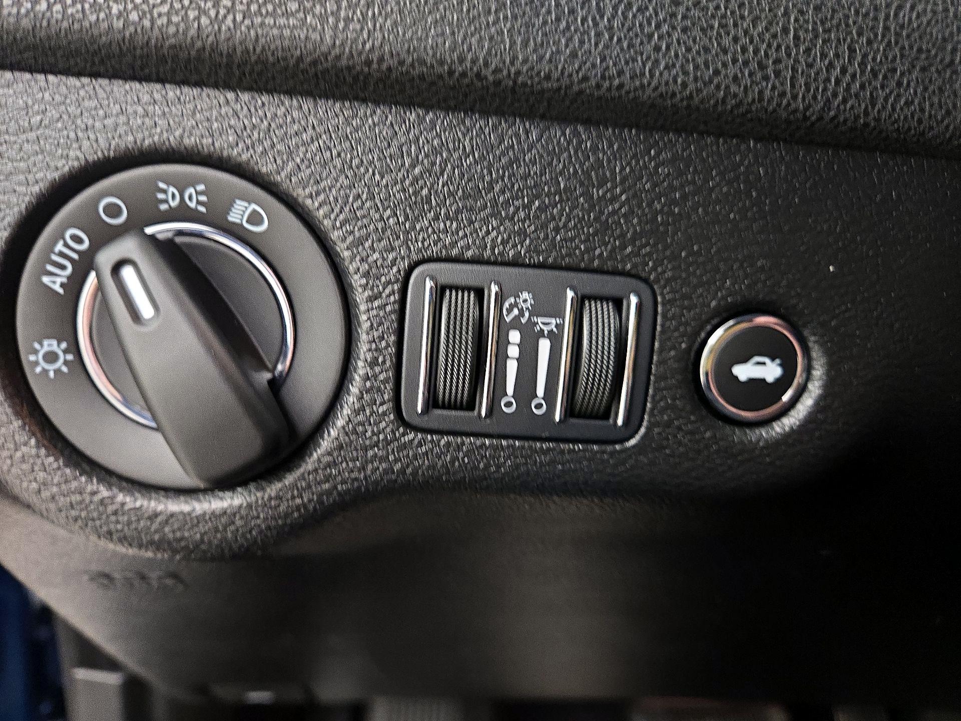 Thumbnail: 2023 Chrysler 300 - 13