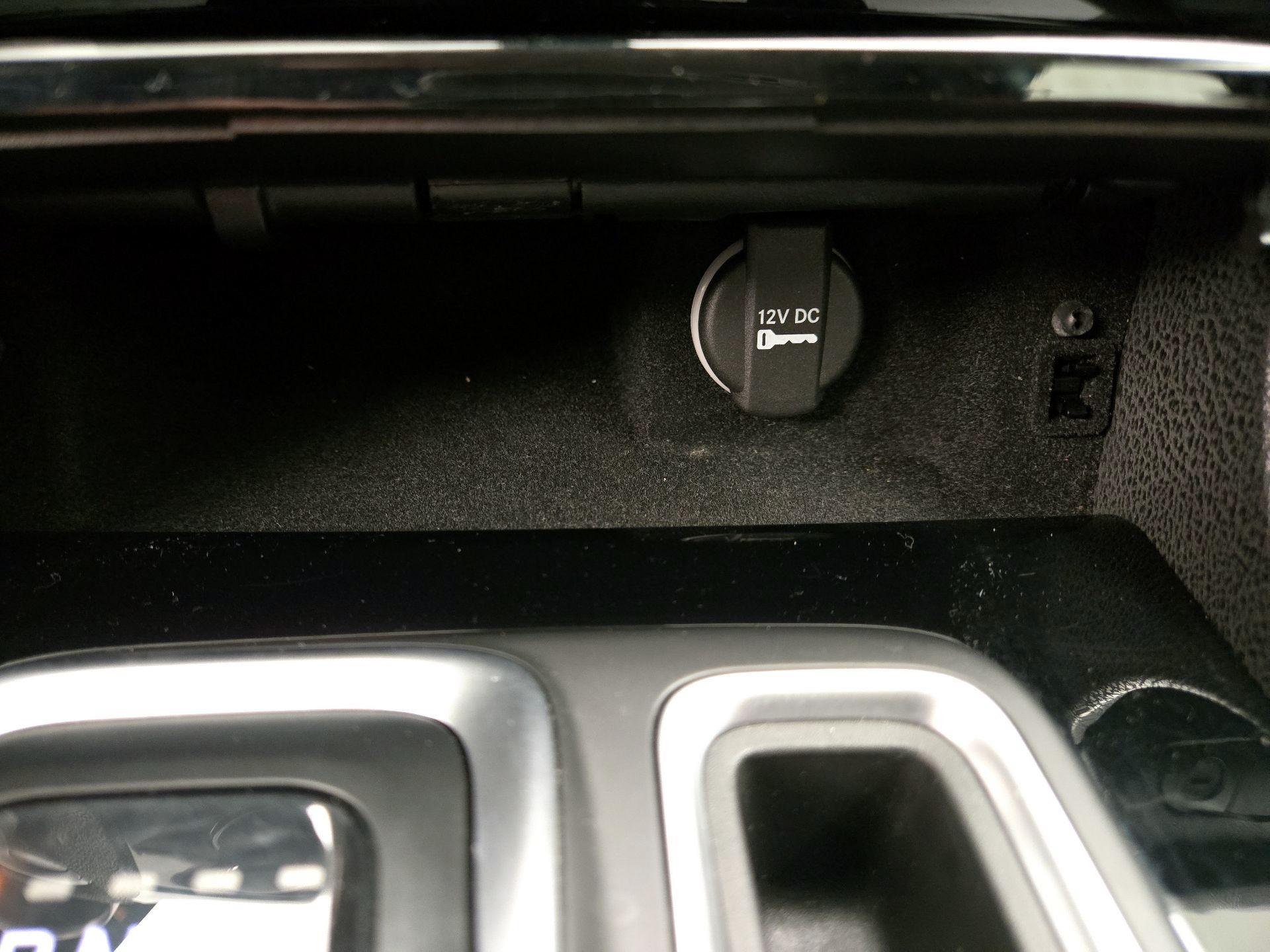 Thumbnail: 2023 Chrysler 300 - 18