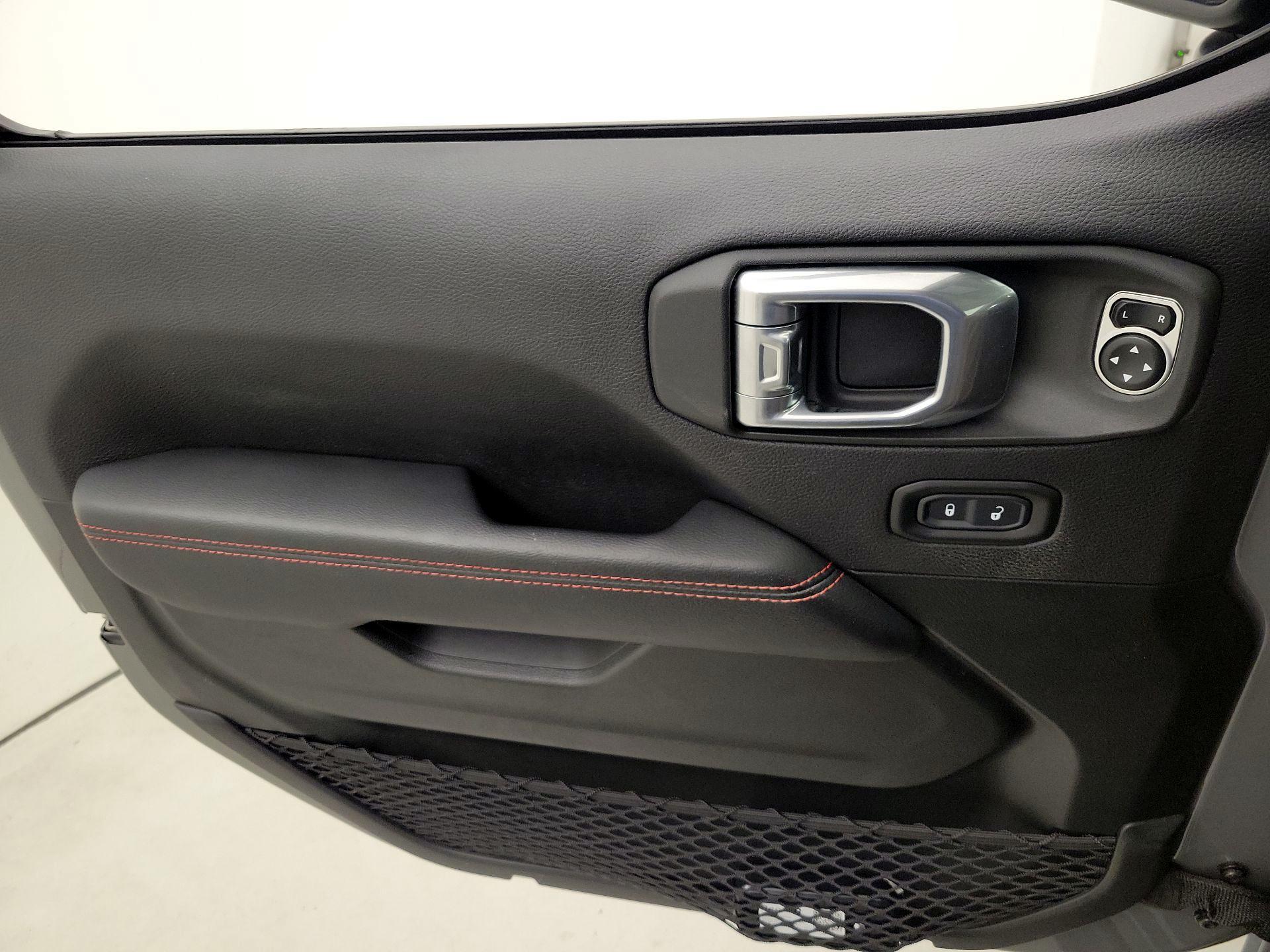 Thumbnail: 2021 Jeep Gladiator - 12