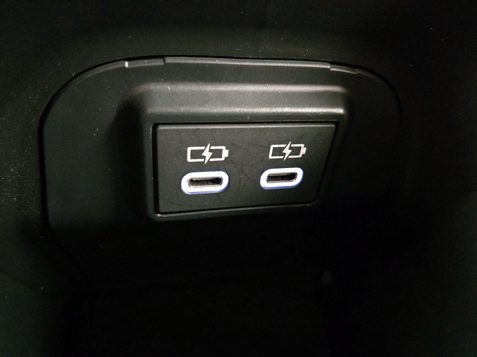 Thumbnail: 2025 Toyota RAV4 - 18