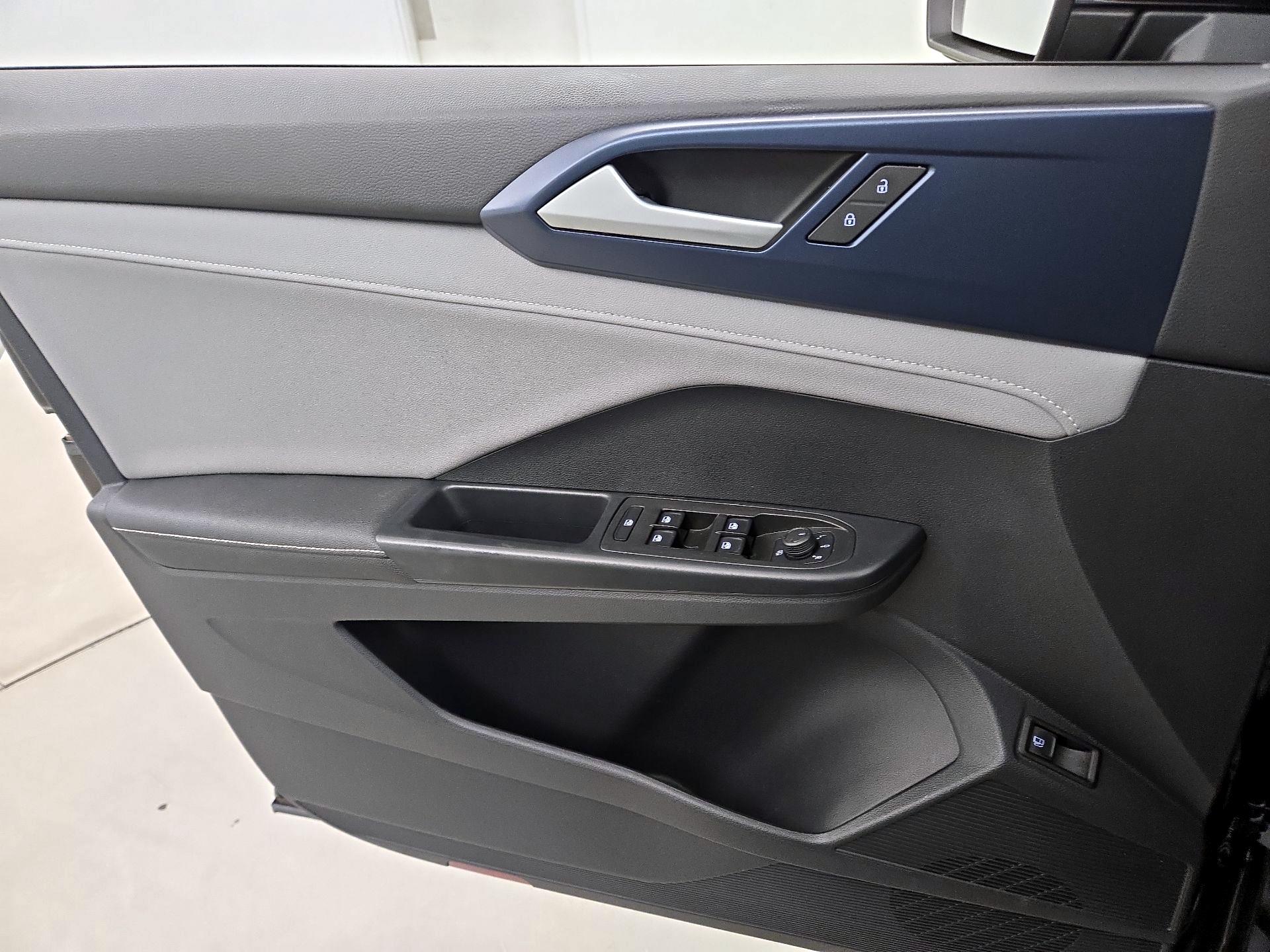 Thumbnail: 2024 Volkswagen Taos - 12