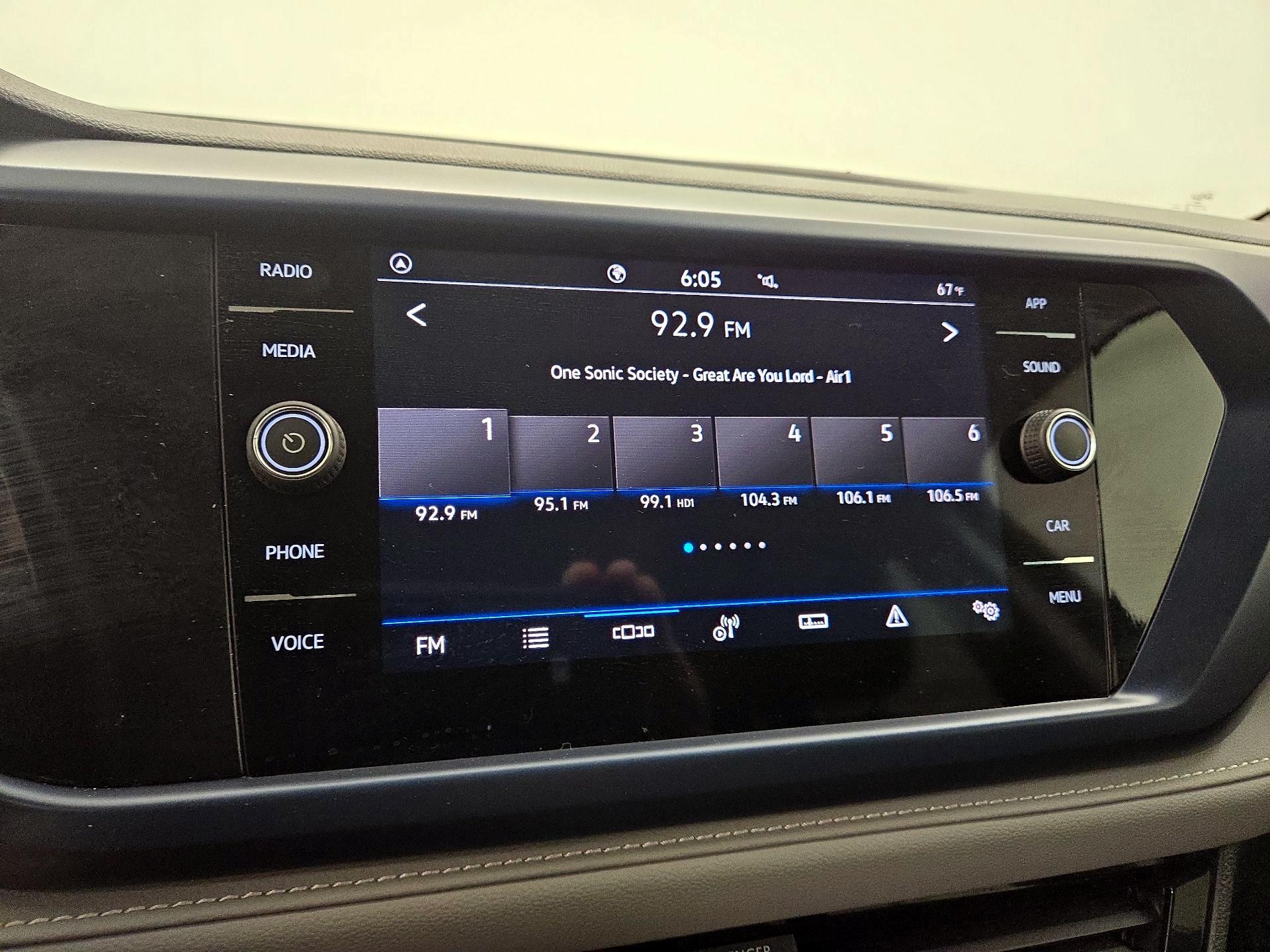 Thumbnail: 2024 Volkswagen Taos - 15