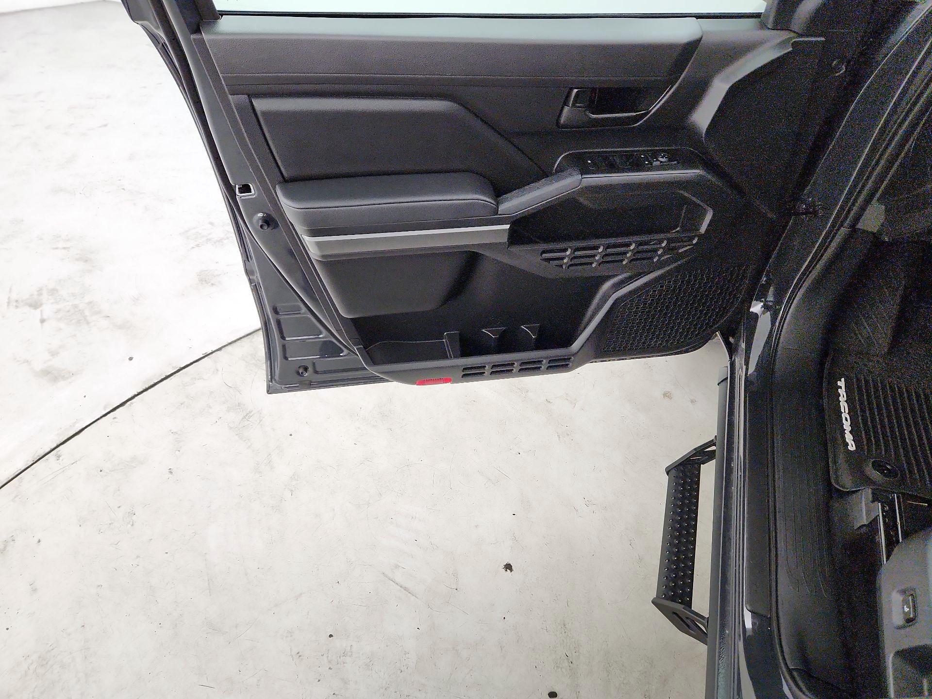 Thumbnail: 2025 Toyota Tacoma - 10