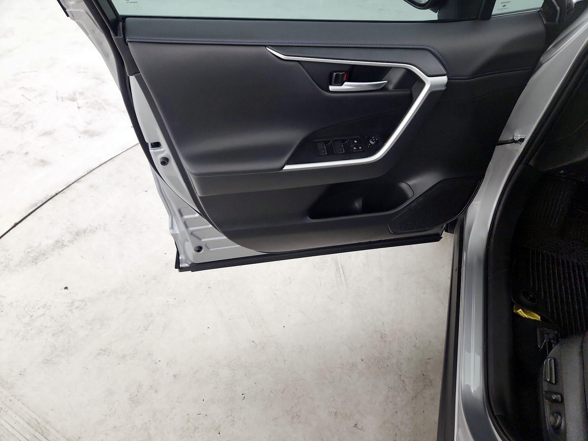 Thumbnail: 2024 Toyota RAV4 - 12