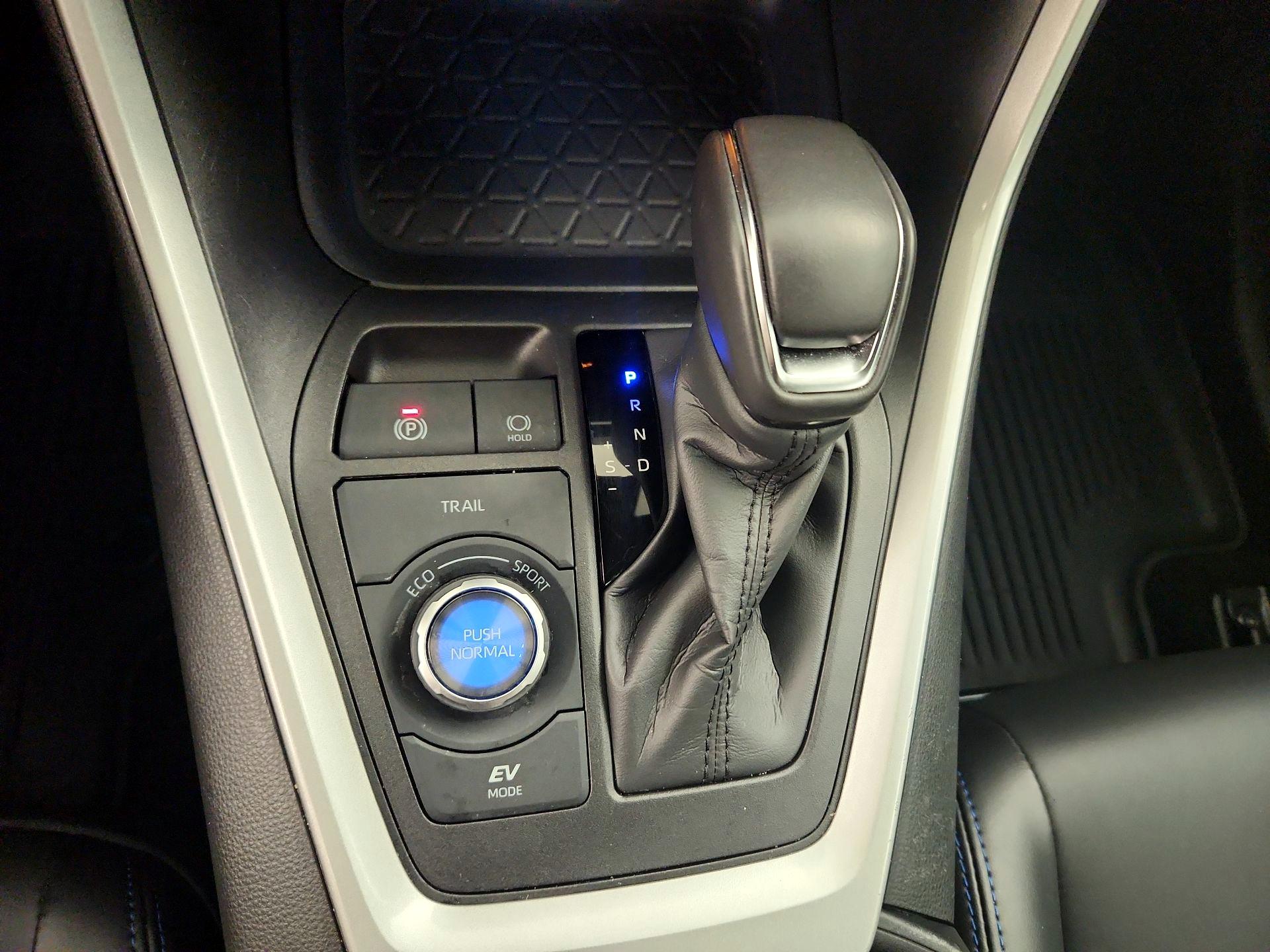 Thumbnail: 2024 Toyota RAV4 - 17