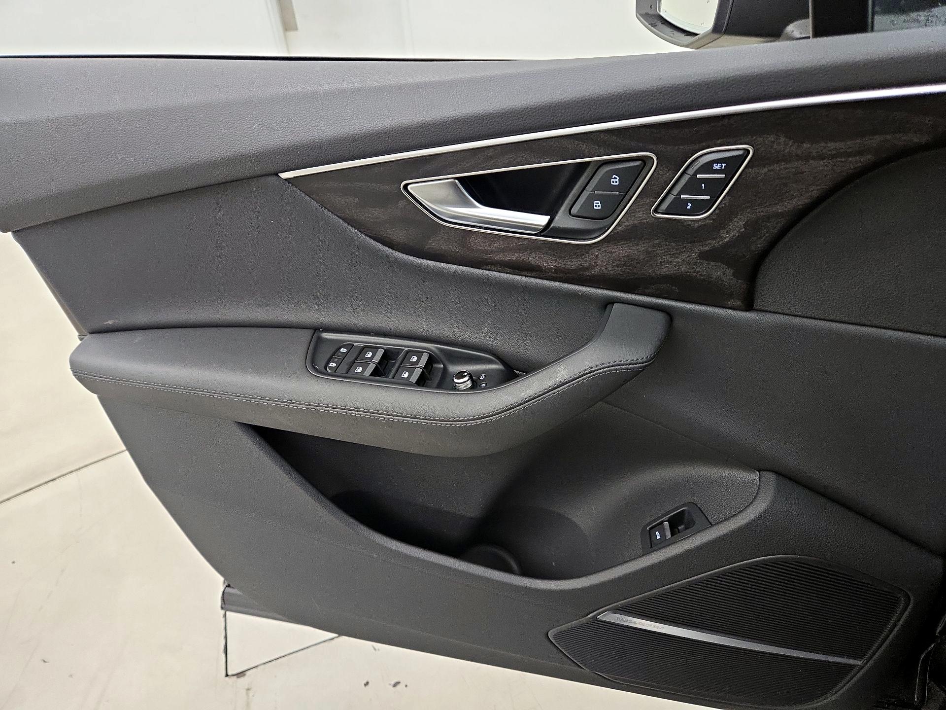 Thumbnail: 2024 Audi Q7 - 12