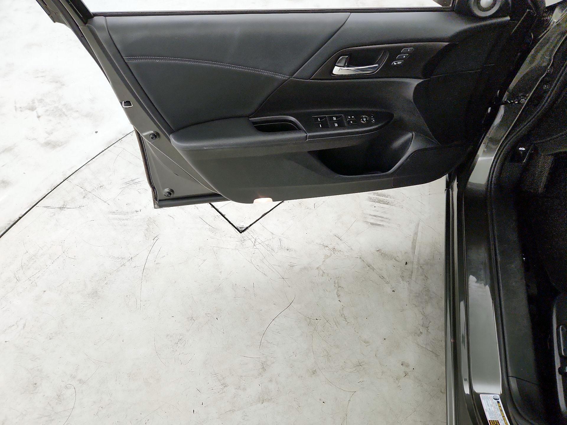 Thumbnail: 2015 Honda Accord - 12