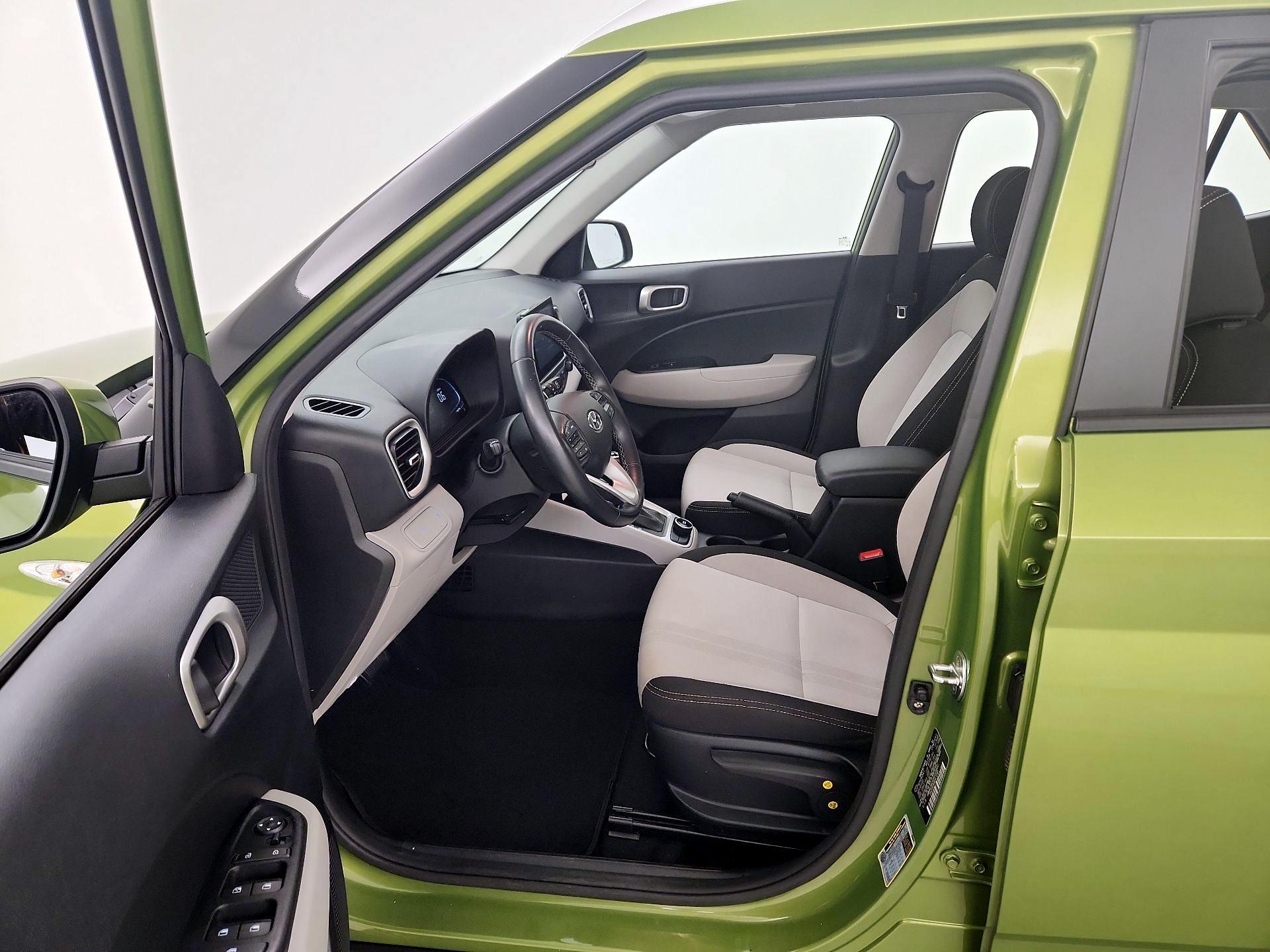 Thumbnail: 2023 Hyundai Venue - 11