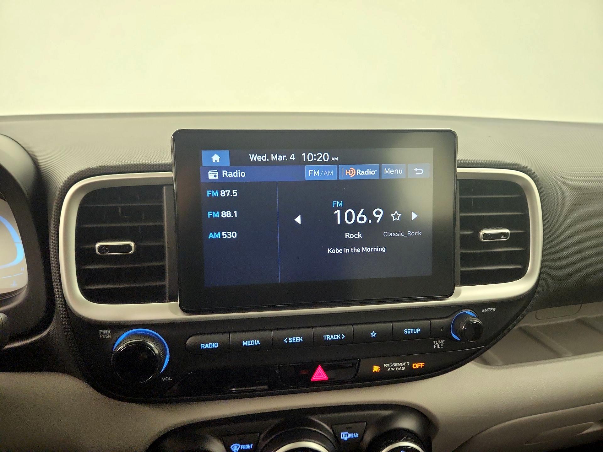 Thumbnail: 2023 Hyundai Venue - 15