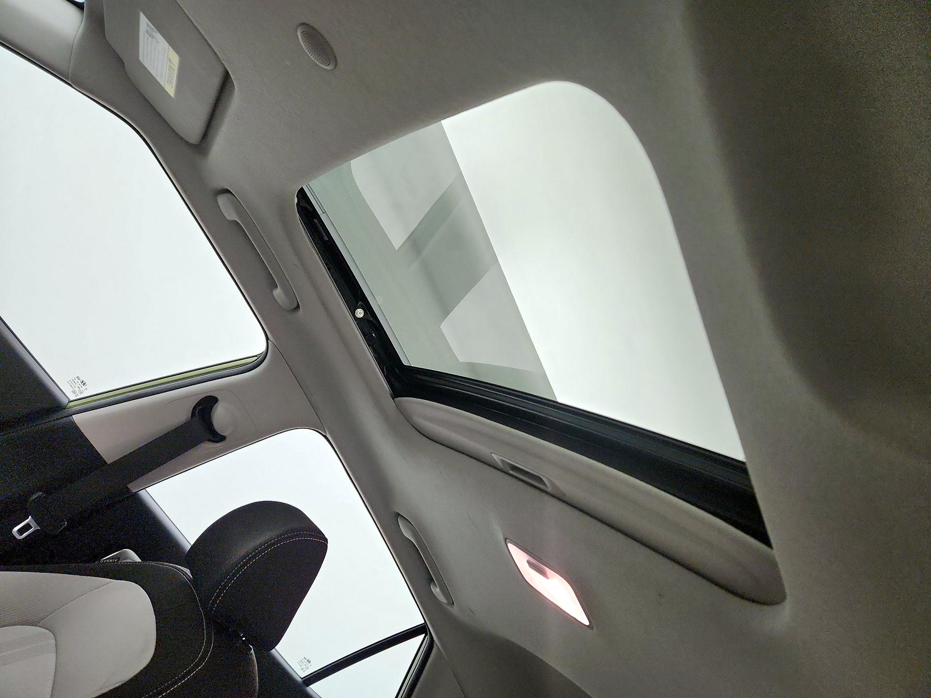 Thumbnail: 2023 Hyundai Venue - 19