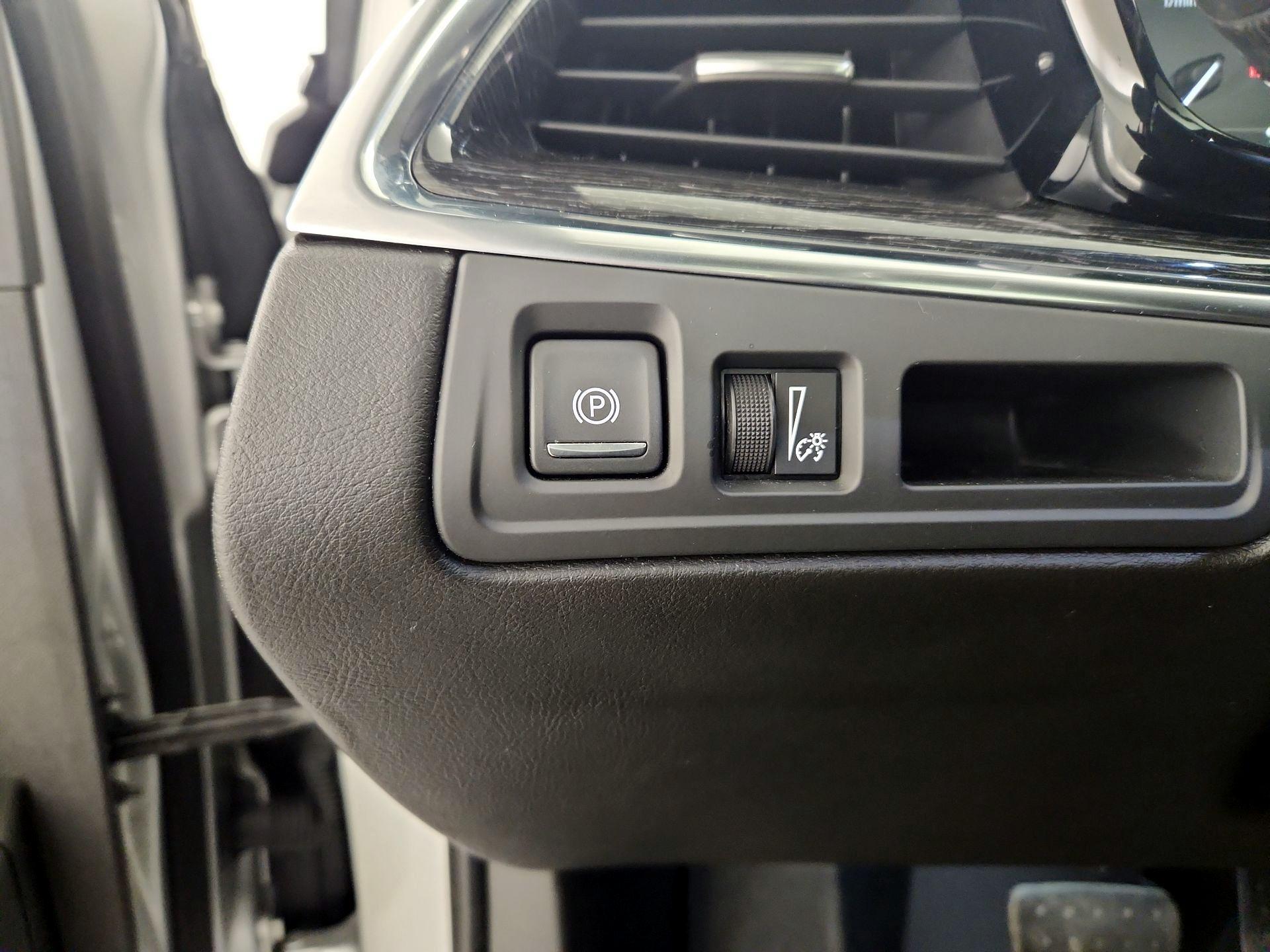 Thumbnail: 2020 Cadillac XT5 - 13