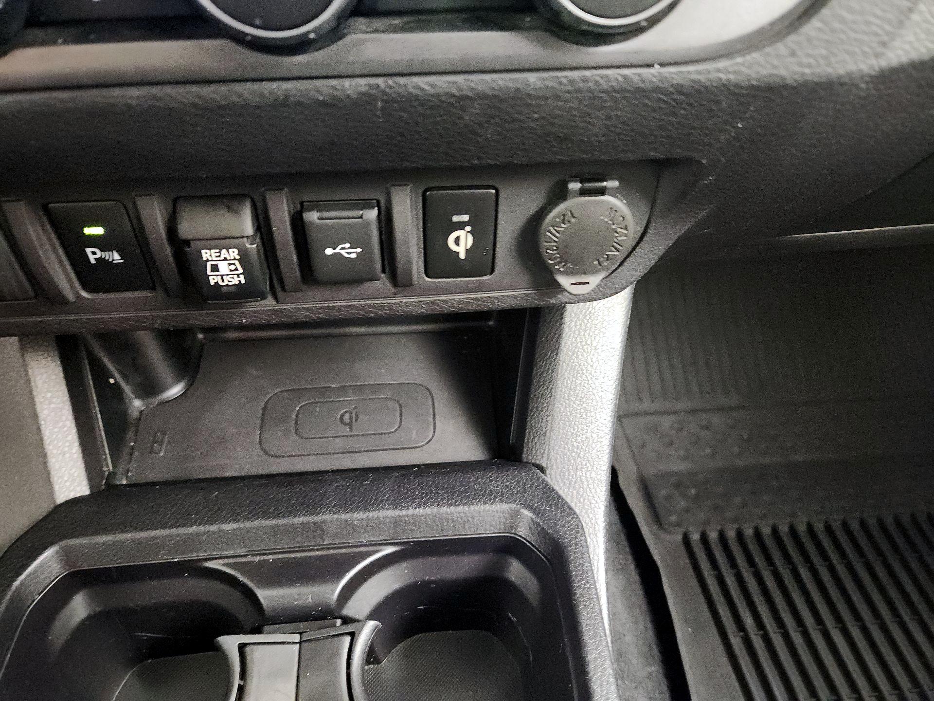 Thumbnail: 2021 Toyota Tacoma - 19