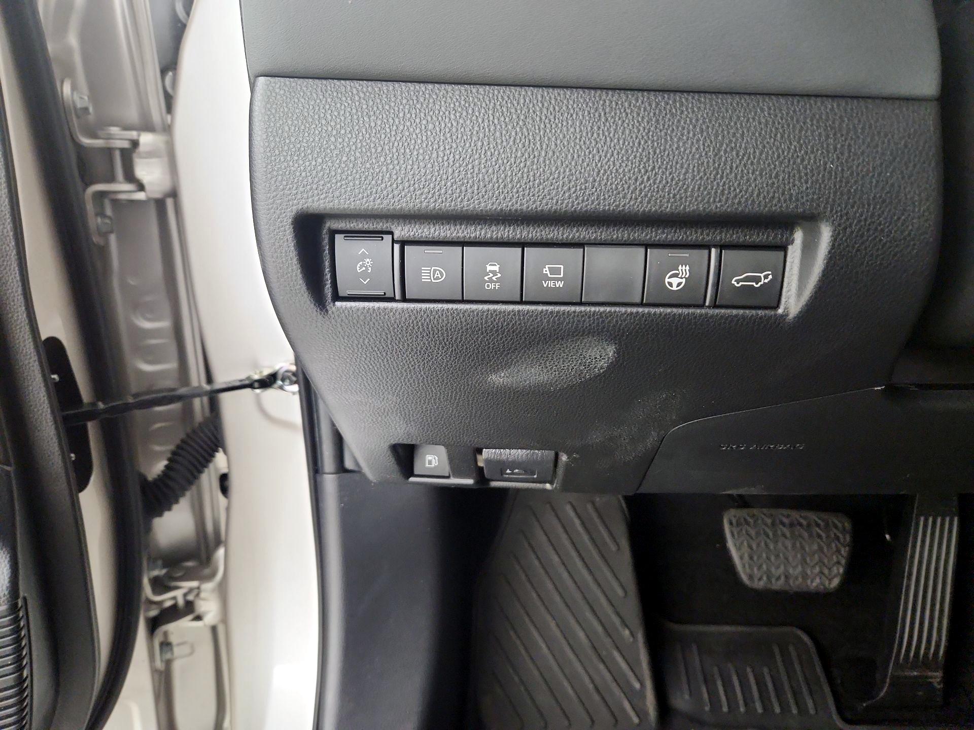 Thumbnail: 2023 Toyota Venza - 13