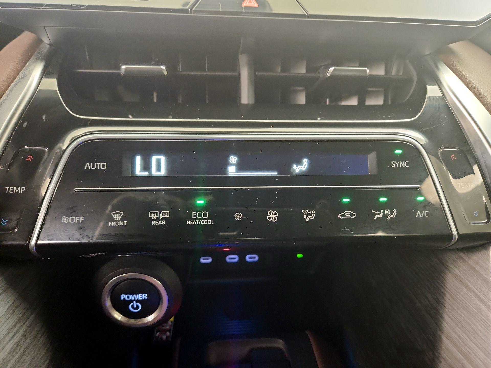 Thumbnail: 2023 Toyota Venza - 16