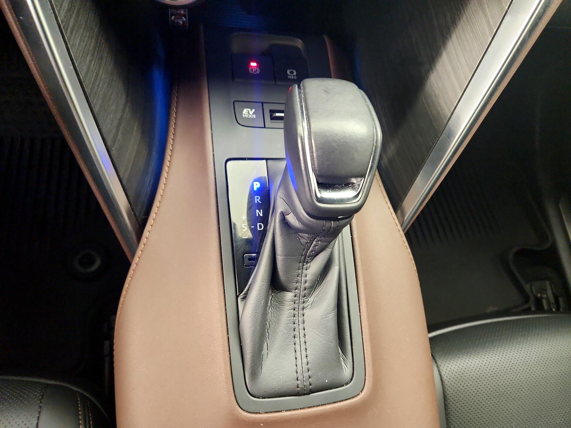 Thumbnail: 2023 Toyota Venza - 17