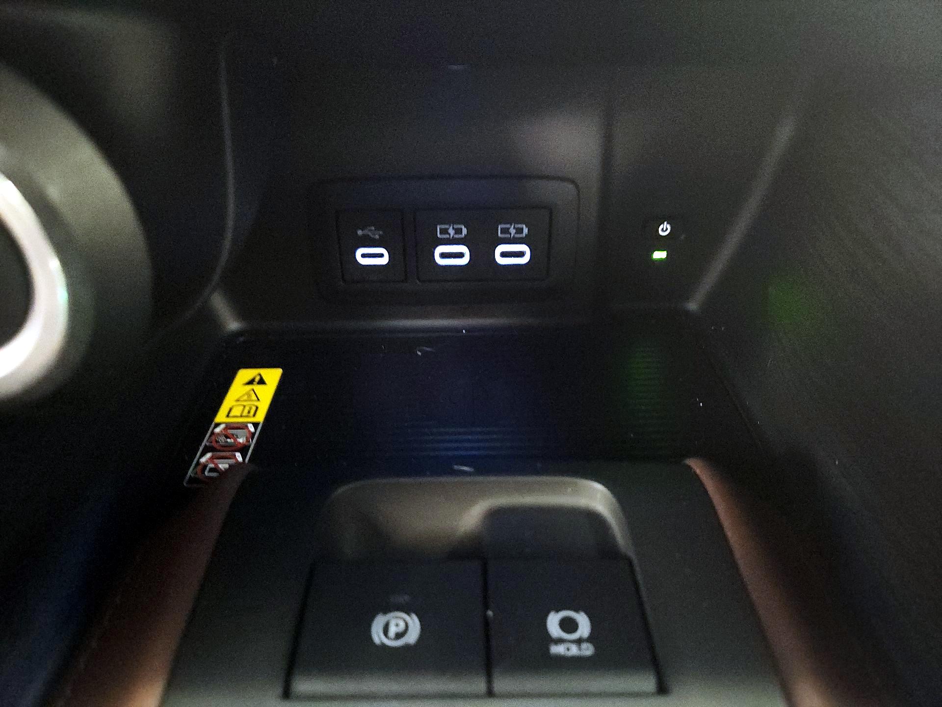 Thumbnail: 2023 Toyota Venza - 18