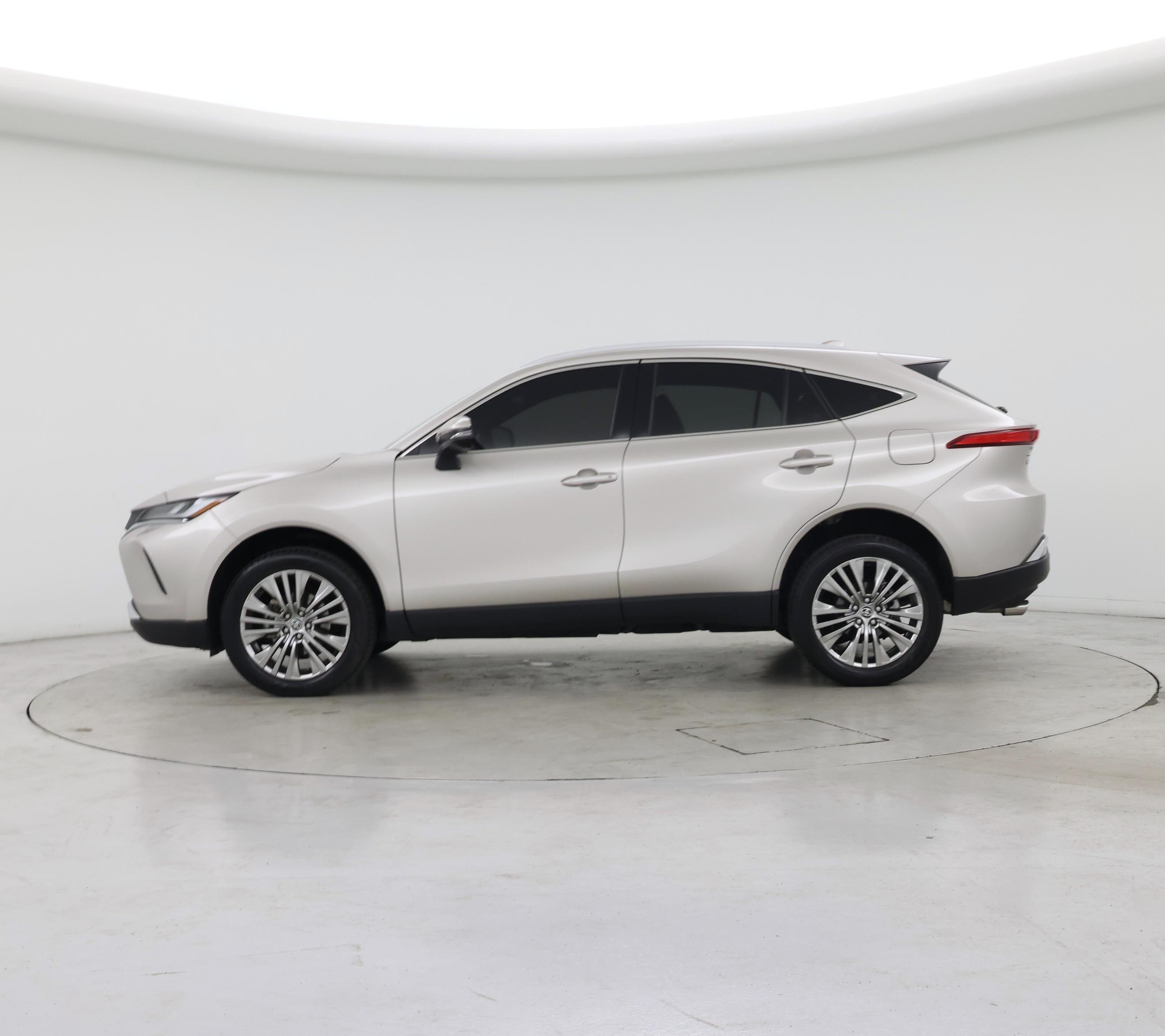 Thumbnail: 2023 Toyota Venza - 3